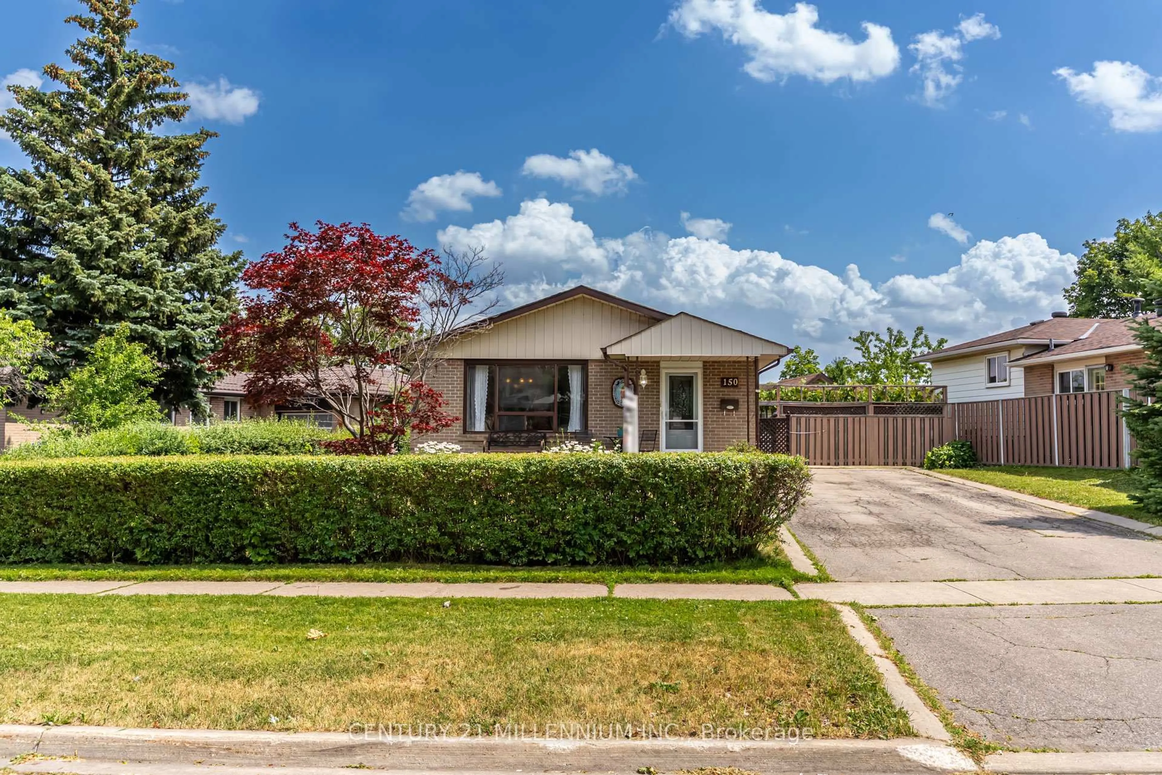 Home with vinyl exterior material, street for 150 Folkstone Cres, Brampton Ontario L6T 3M5