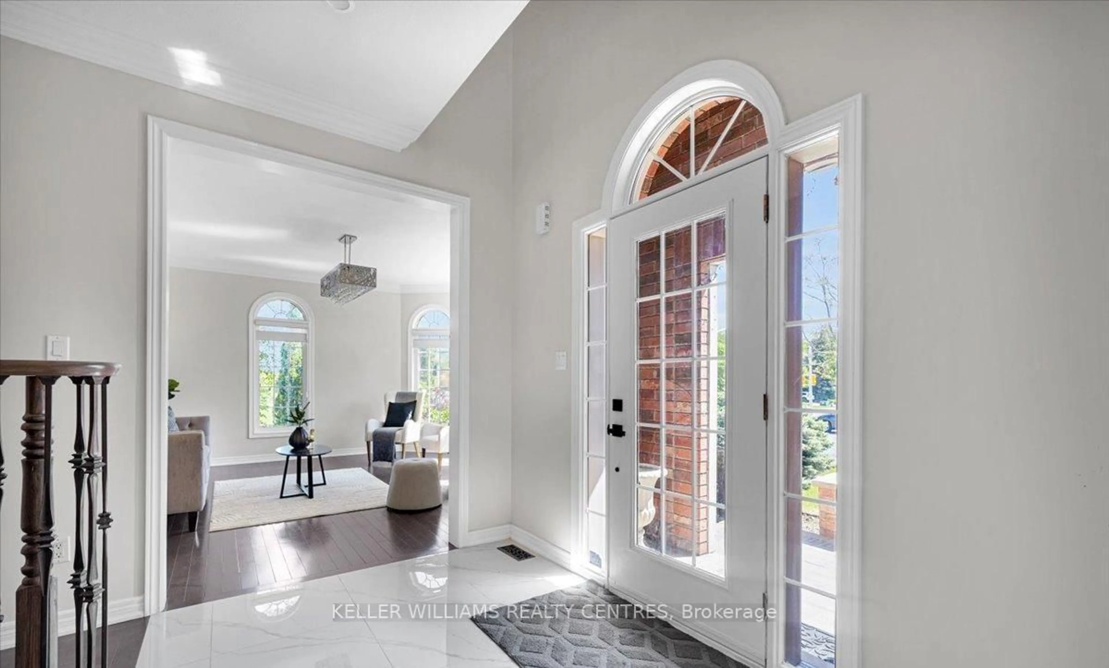 Indoor entryway for 2309 Eighth Line, Oakville Ontario L6H 7L7