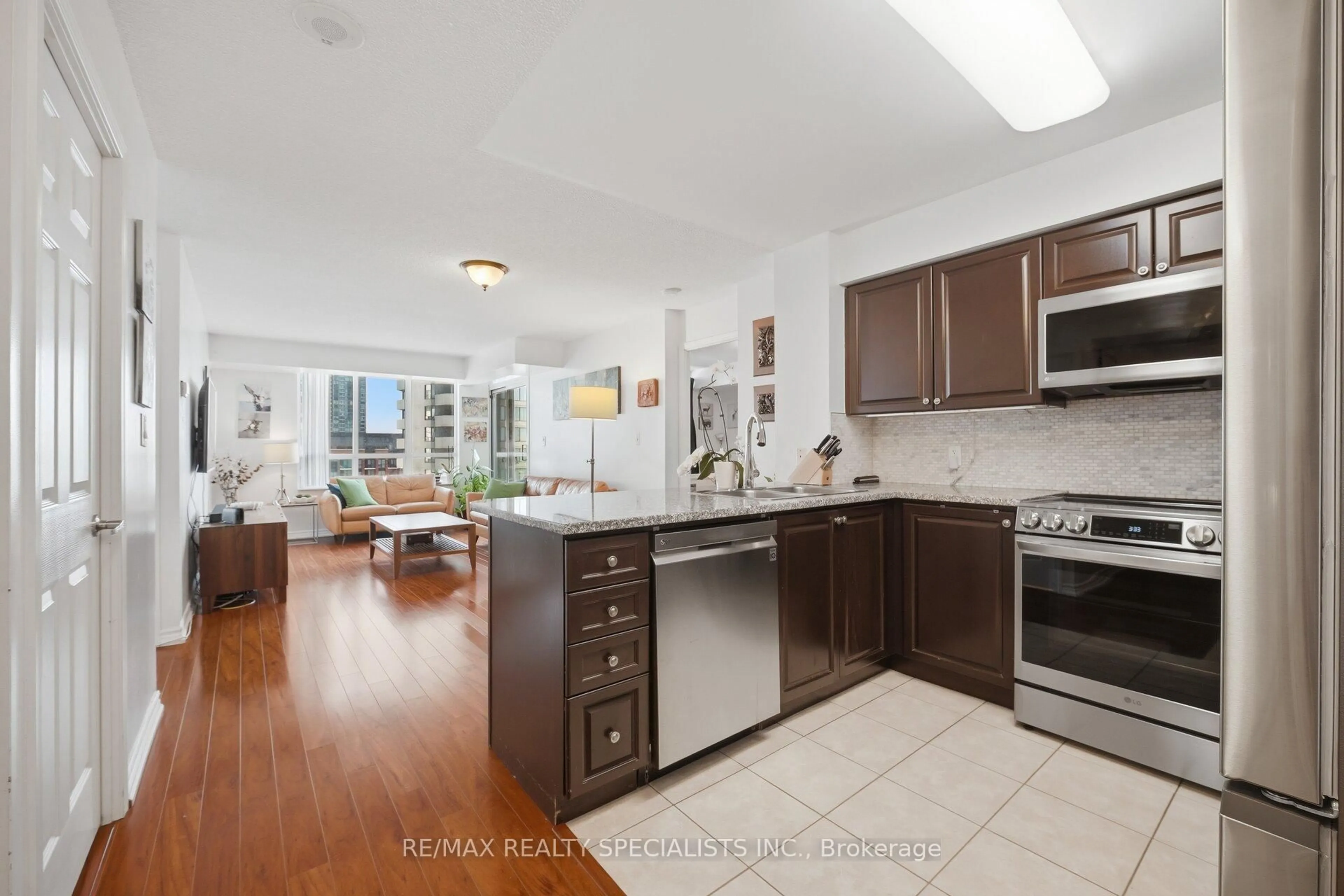 Unknown for 335 Rathburn Rd #707, Mississauga Ontario L5B 0C8