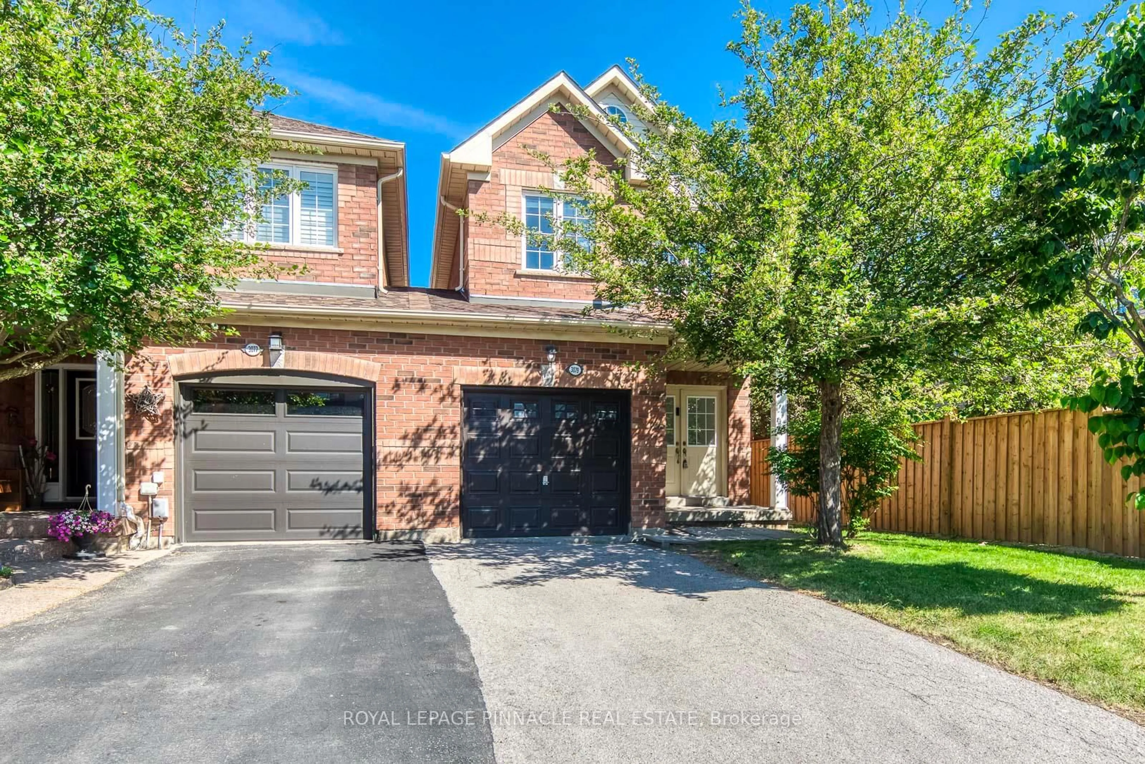 Home with brick exterior material, street for 3079 Turbine Cres, Mississauga Ontario L5M 6X1