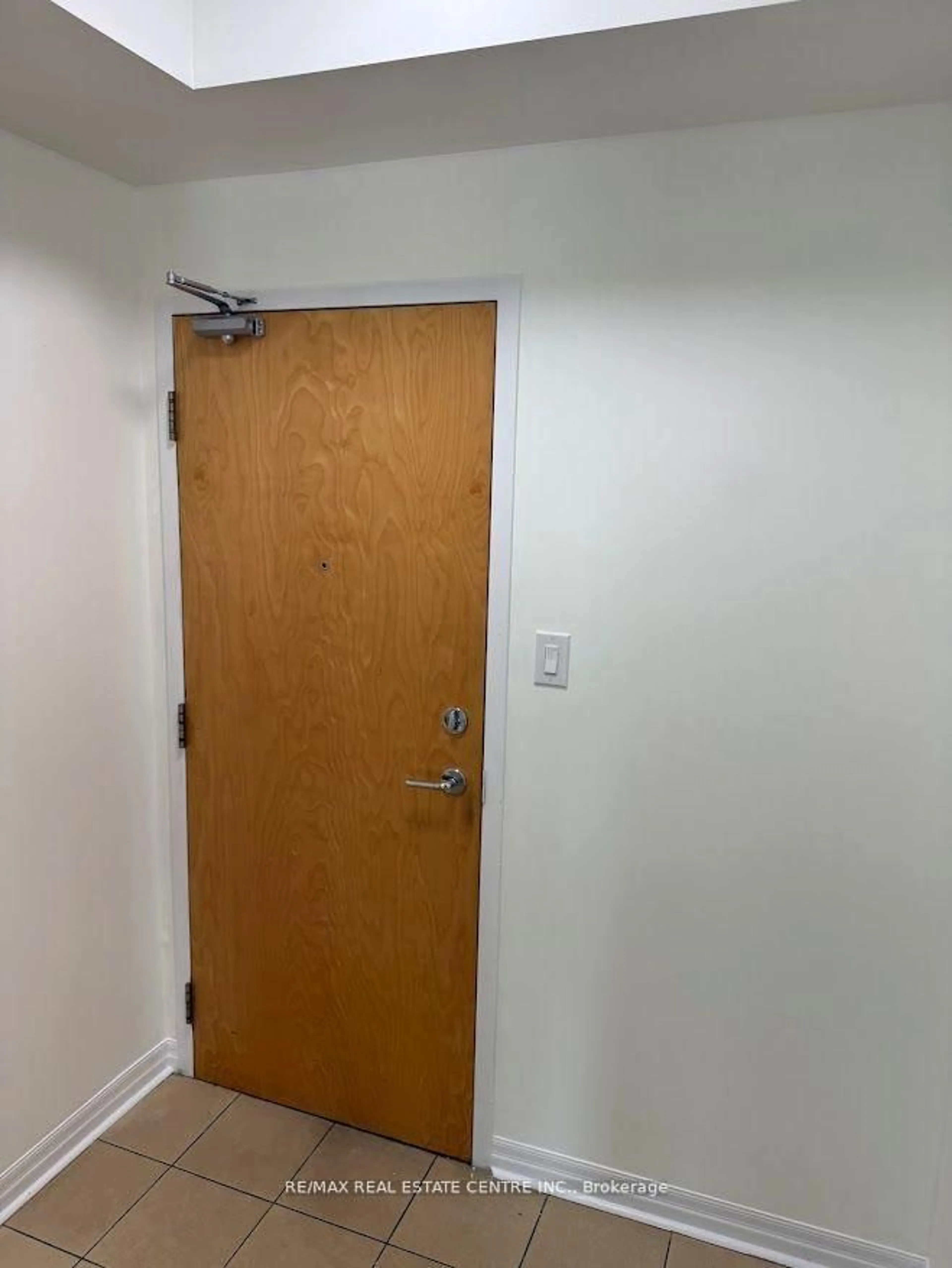 A pic of a room for 3515 Kariya Dr Dr #1705, Mississauga Ontario L5B 0C1