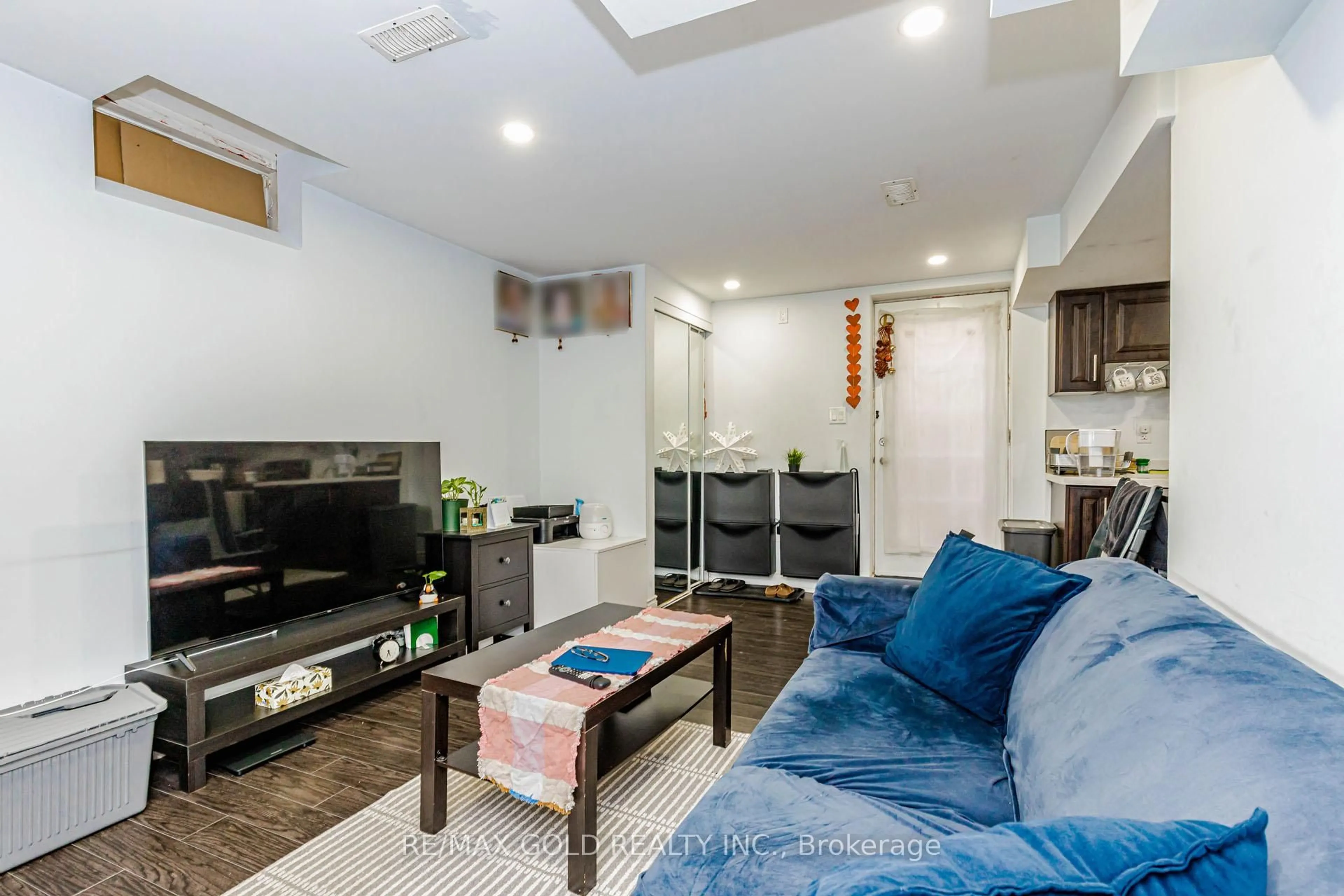 Living room with furniture, unknown for 4 Trudelle Cres, Brampton Ontario L7A 2Z5