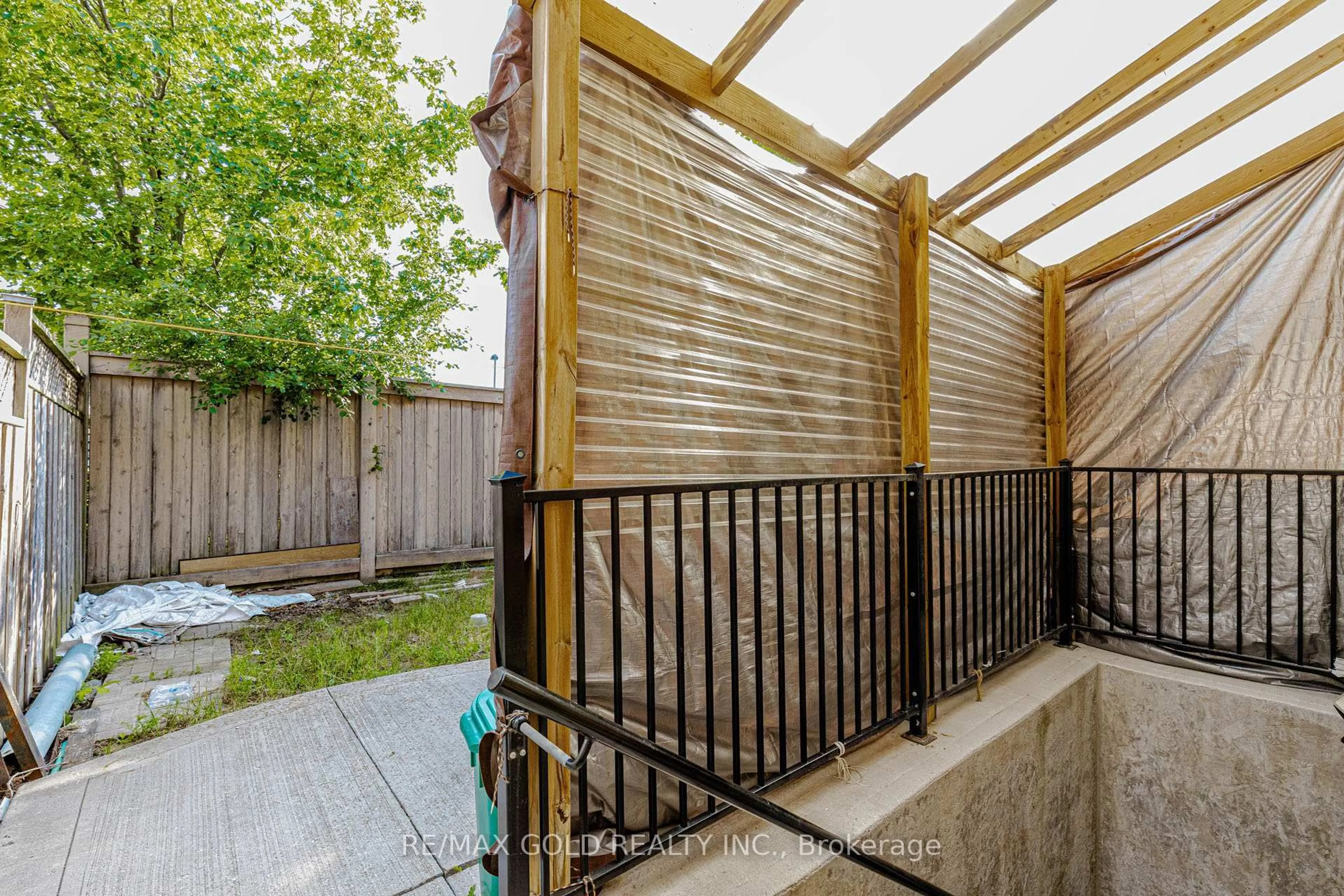 Patio, street for 4 Trudelle Cres, Brampton Ontario L7A 2Z5