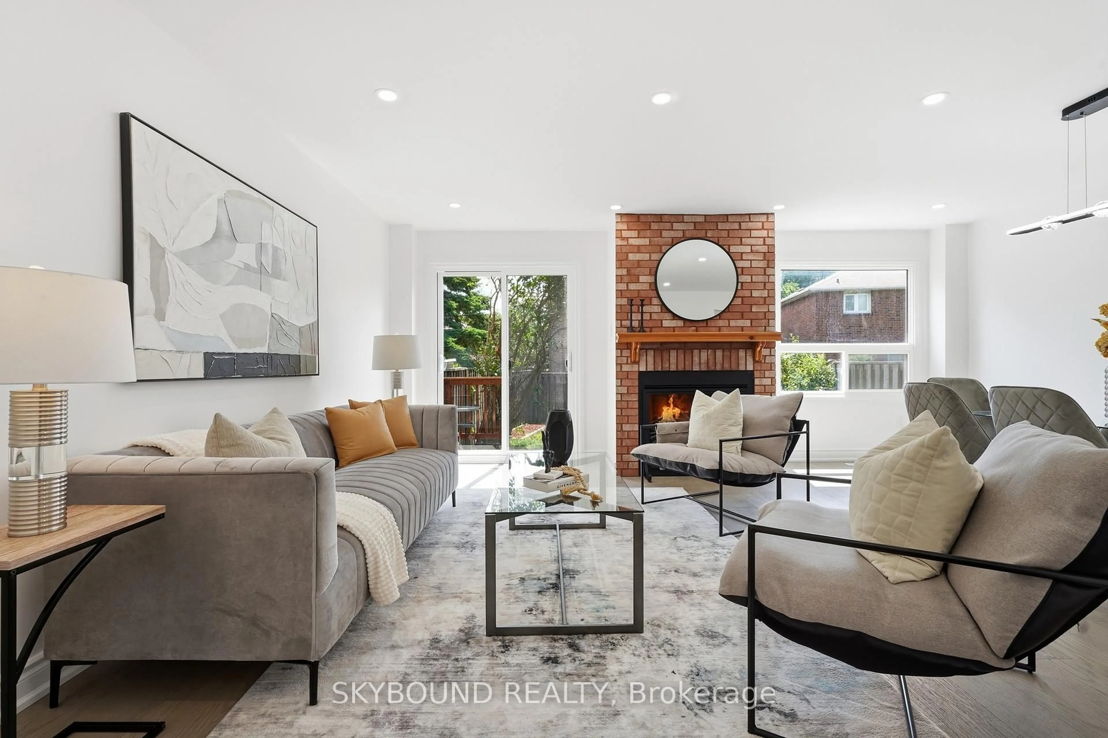 Living room with furniture, unknown for 720 Whitfield Terr, Mississauga Ontario L5R 3H8
