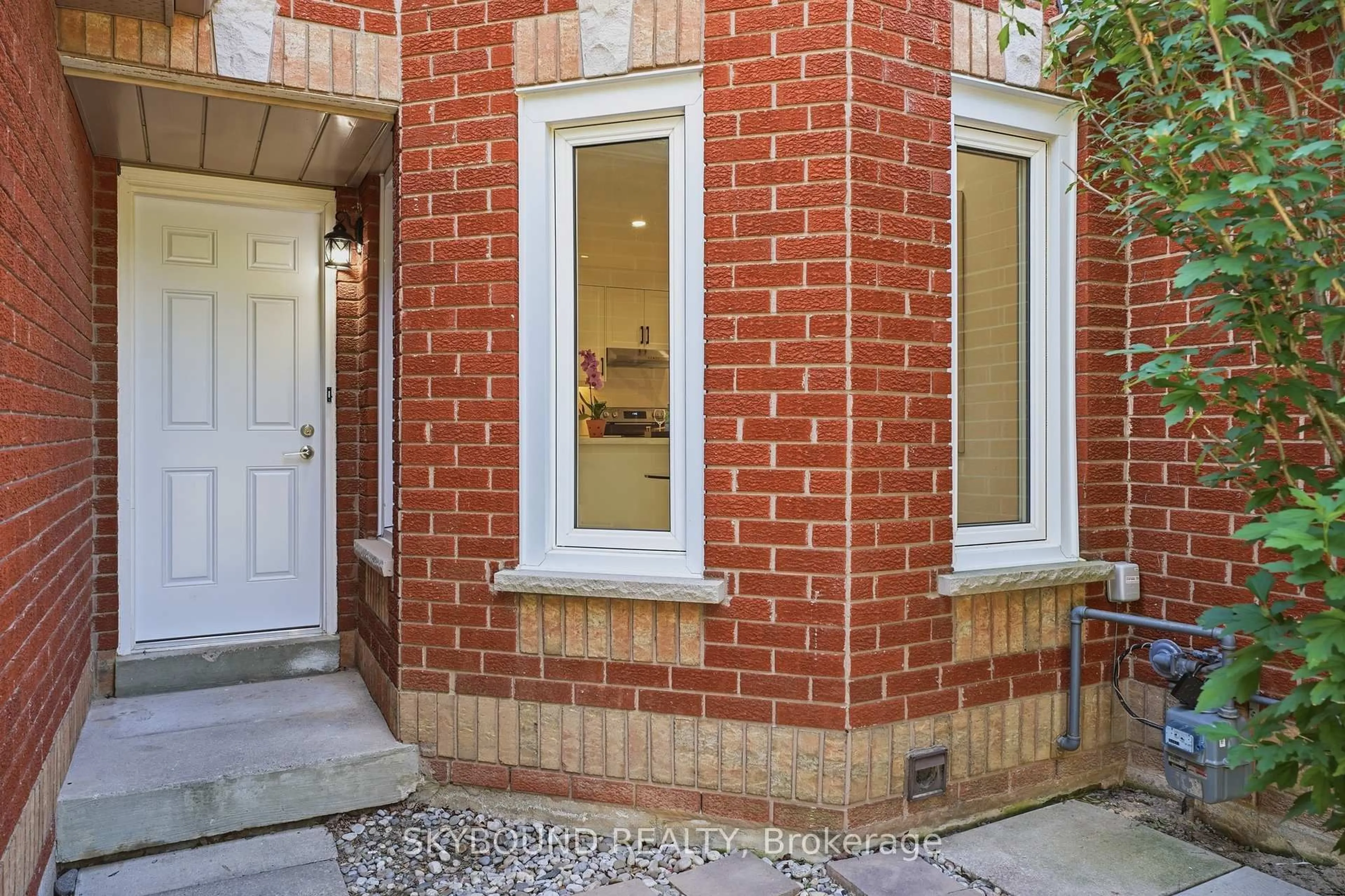 Home with brick exterior material, street for 720 Whitfield Terr, Mississauga Ontario L5R 3H8