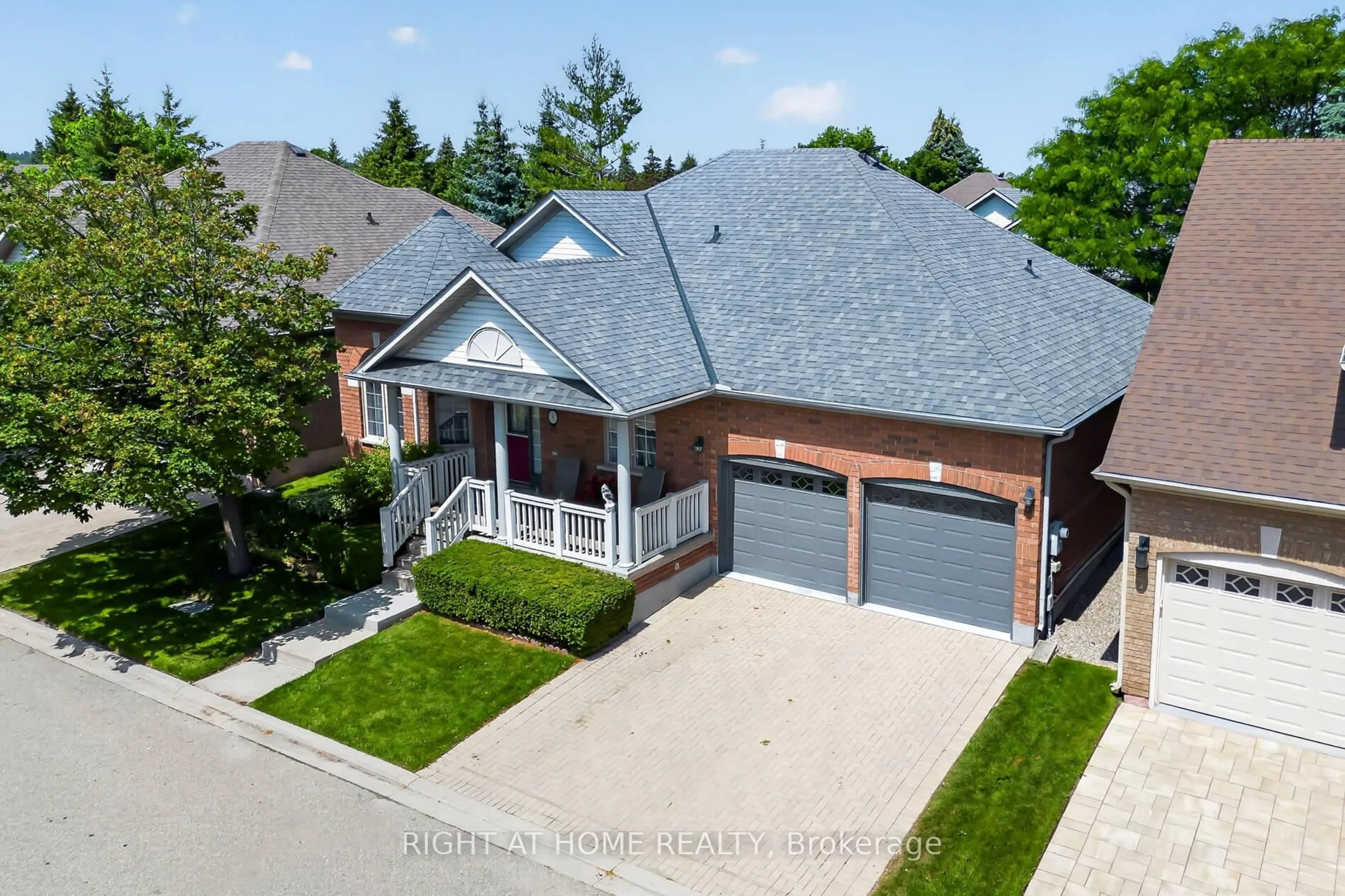 A pic from outside/outdoor area/front of a property/back of a property/a pic from drone, street for 5 Orchard Park Gate, Brampton Ontario L6R 1W5