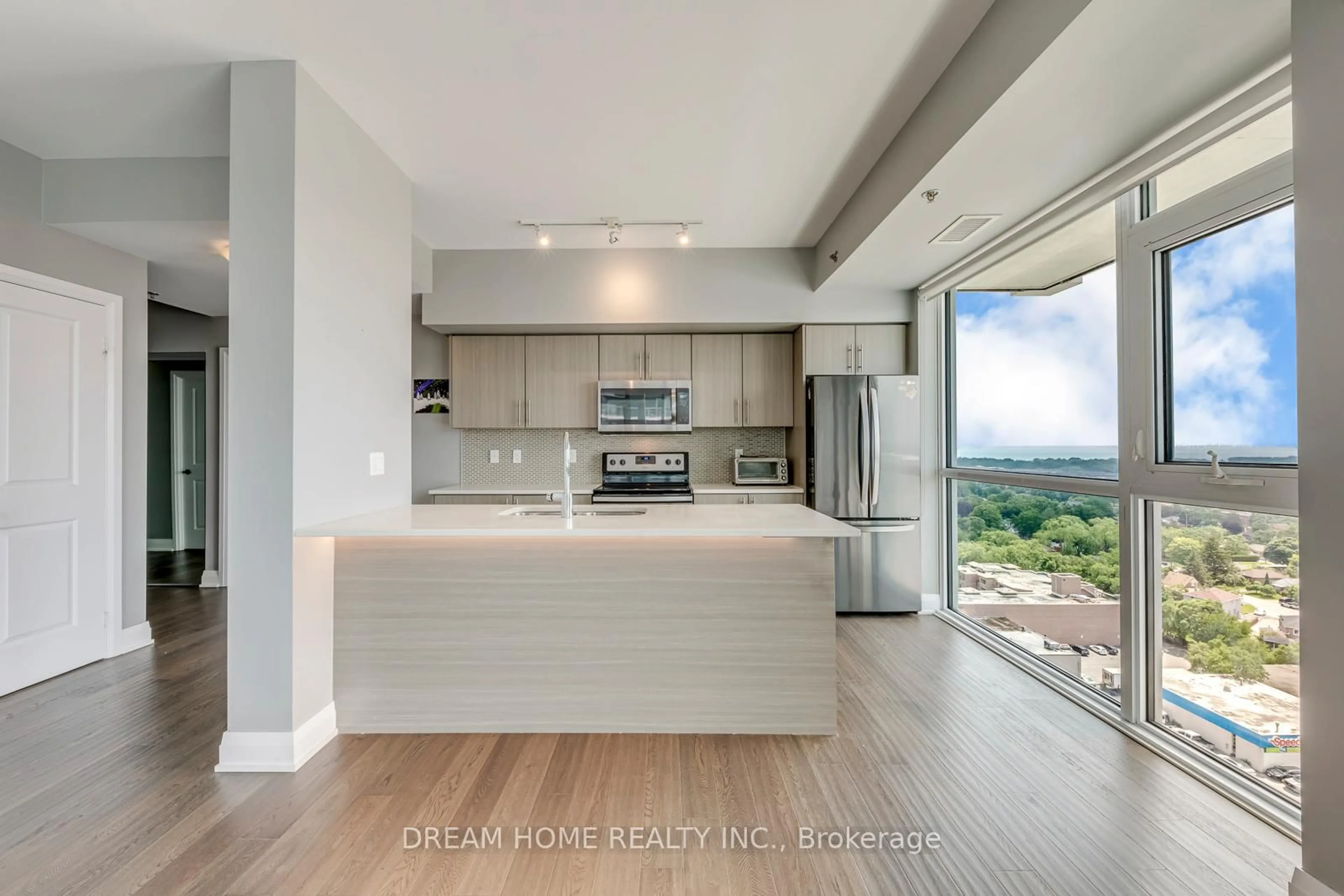 Open concept kitchen, unknown for 55 SPEERS Rd #1609, Oakville Ontario L6K 0H9