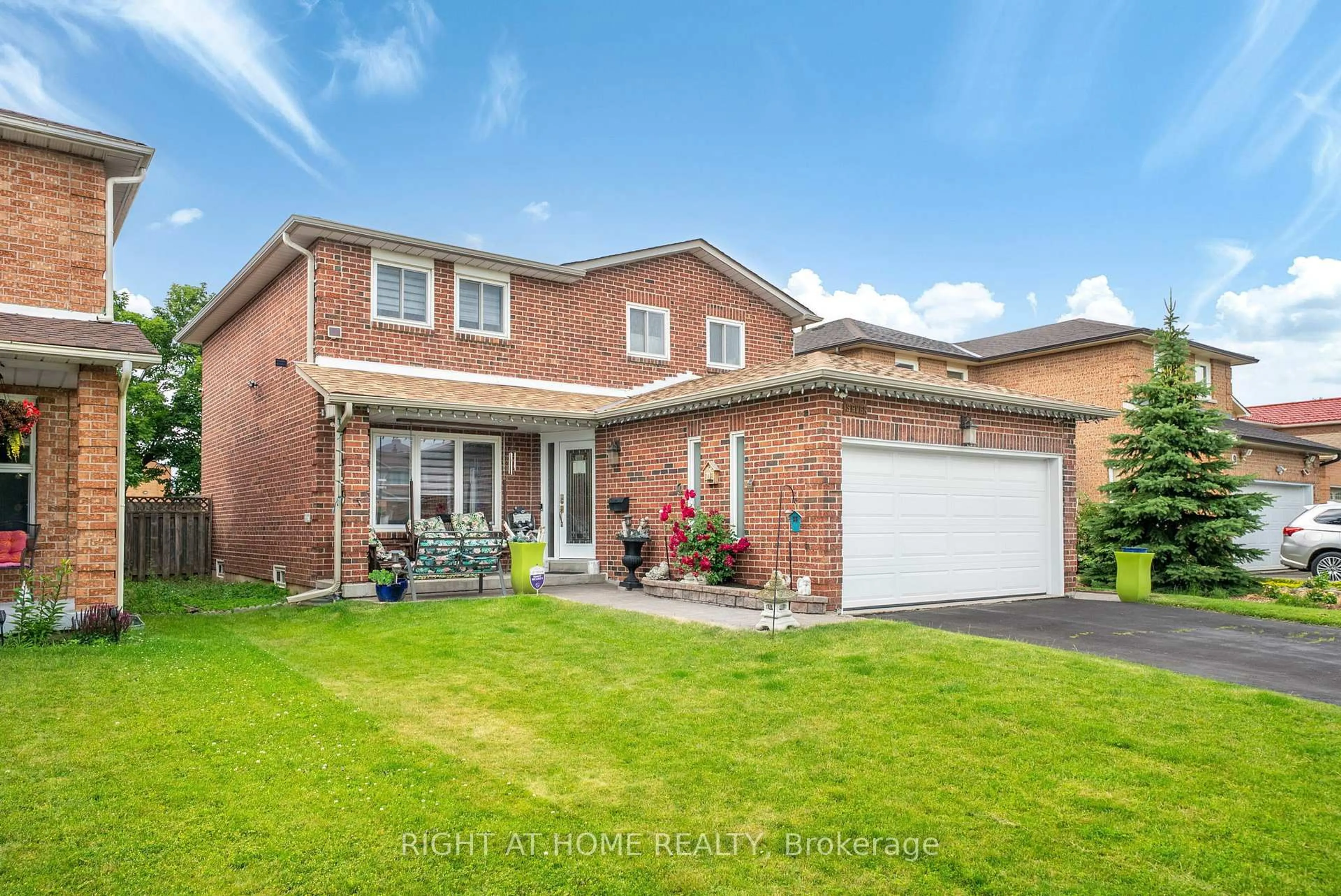 Home with brick exterior material, street for 7 Polygon Crt, Brampton Ontario L6Z 3X8