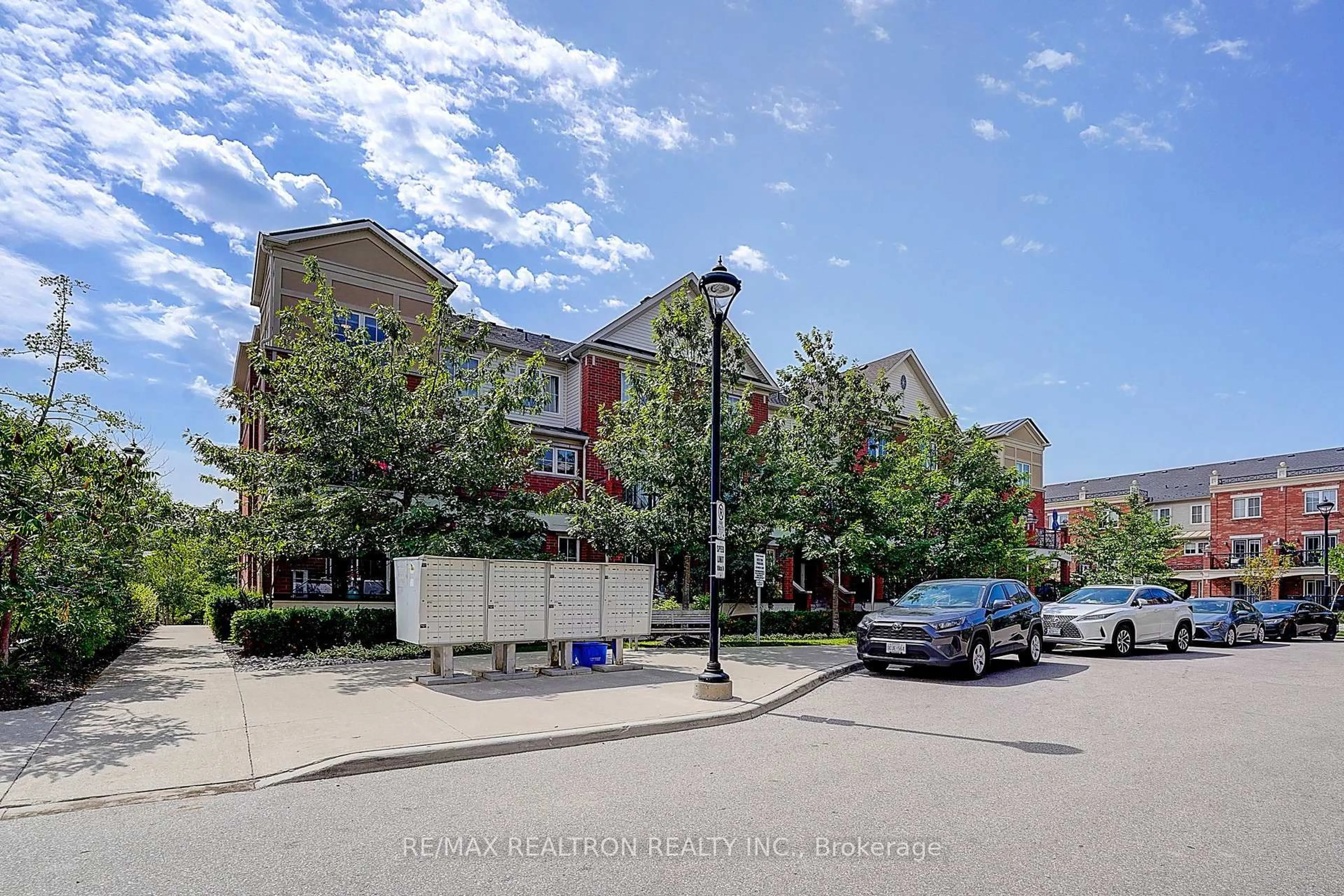 Unknown for 2492 Post Rd #16, Oakville Ontario L6H 0G6