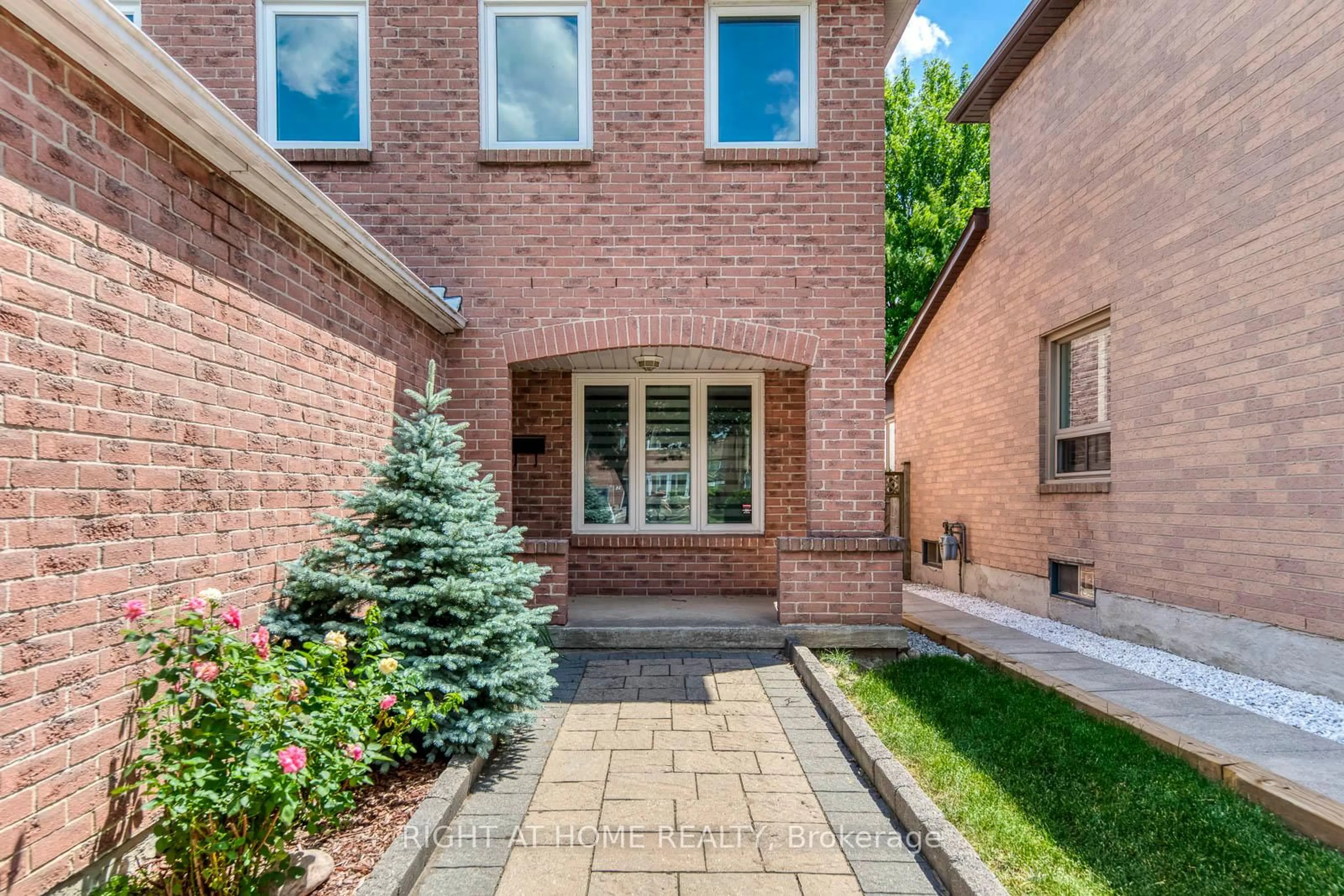 Home with brick exterior material, street for 17 Nickel Cres, Brampton Ontario L6S 4W3