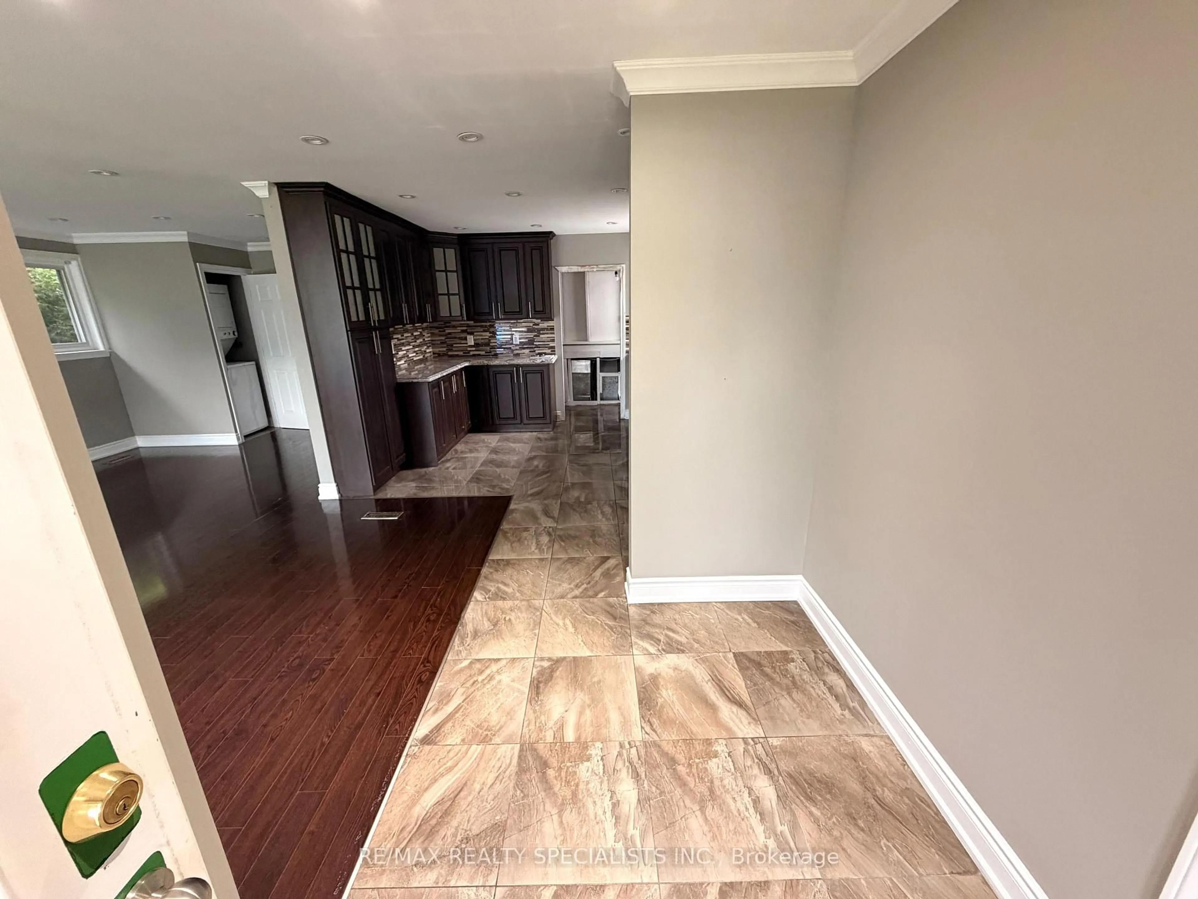 Unknown for 22 Beechwood Cres, Brampton Ontario L6T 1Y1