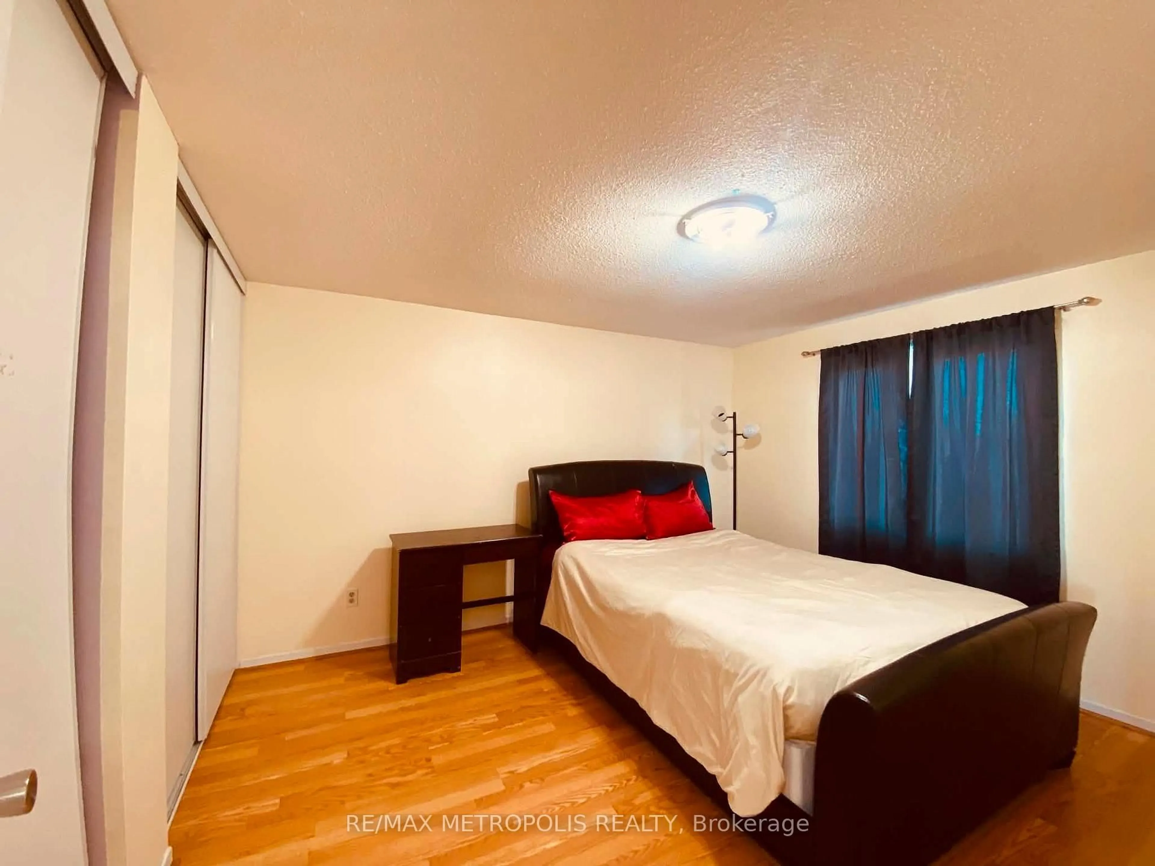 A pic of a room for 85 Elmvale Ave, Brampton Ontario L6Z 1A6