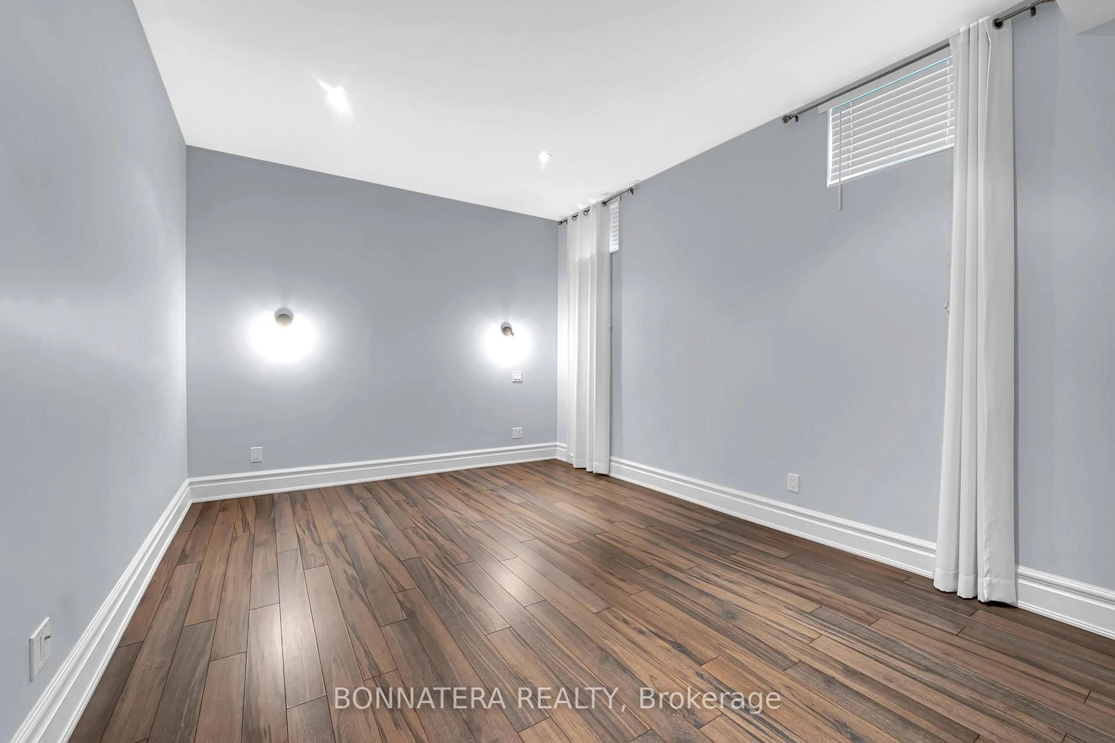 A pic of a room for 3161 Saddleworth Cres, Oakville Ontario L6M 0A8