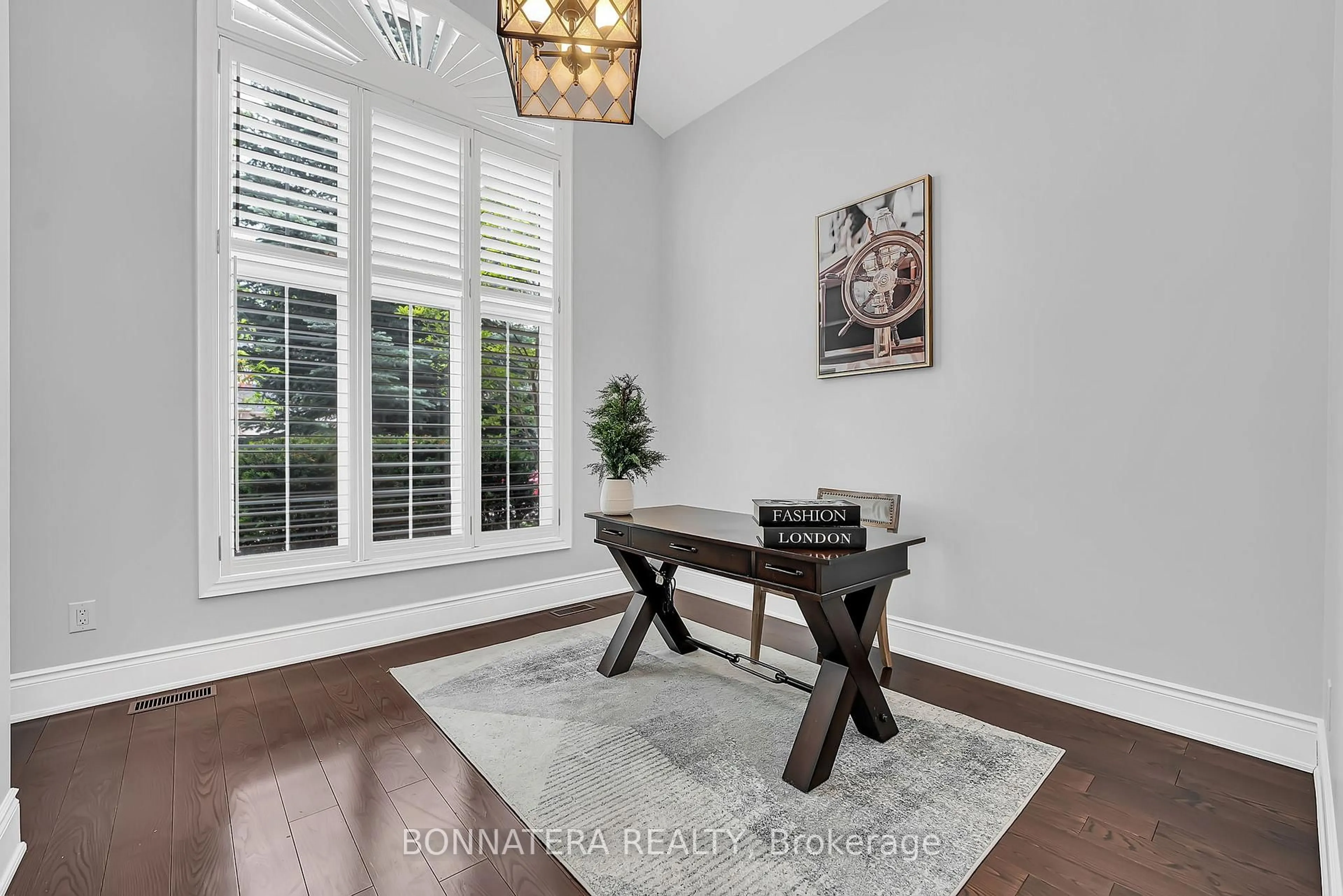 Indoor entryway for 3161 Saddleworth Cres, Oakville Ontario L6M 0A8