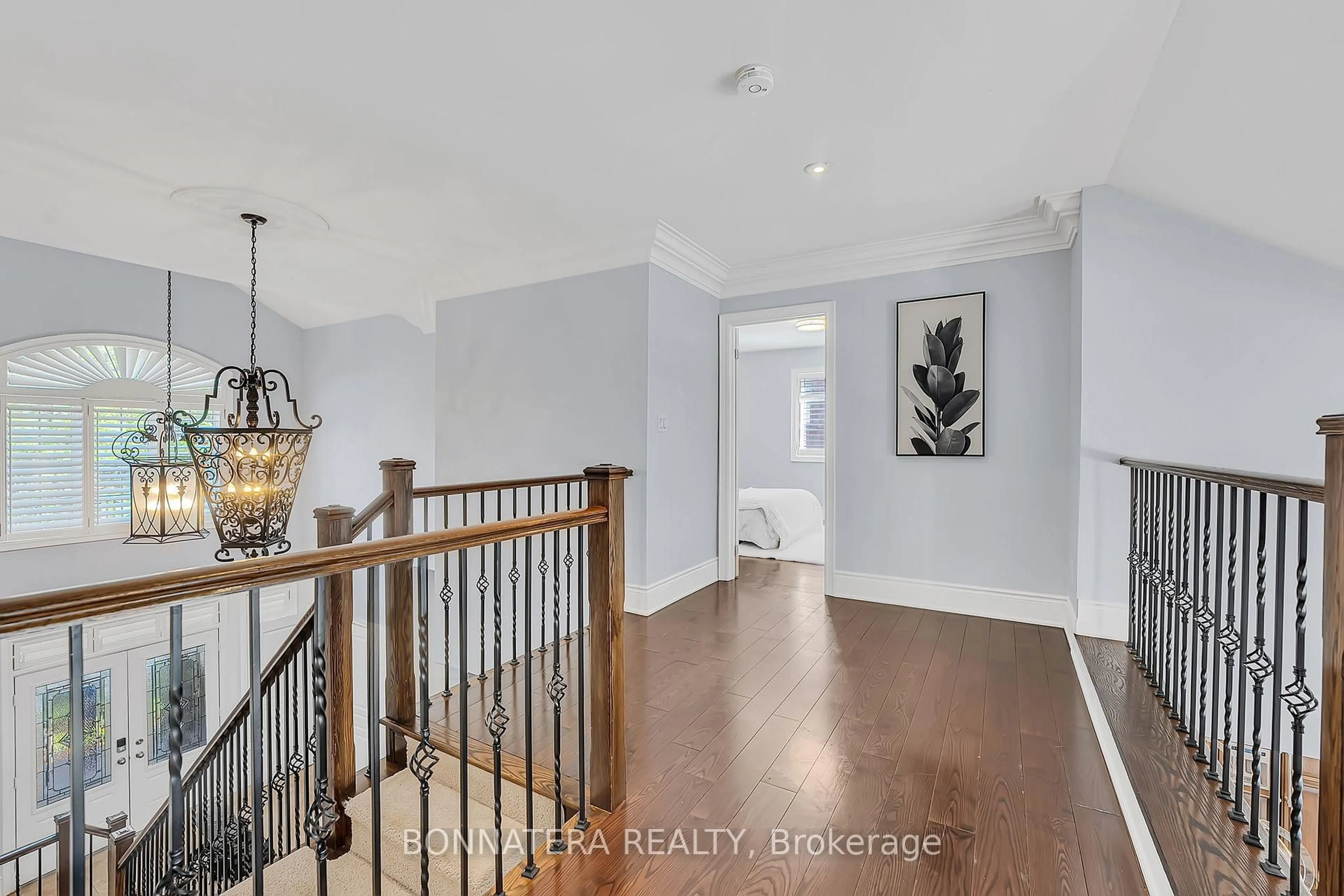 Indoor entryway for 3161 Saddleworth Cres, Oakville Ontario L6M 0A8