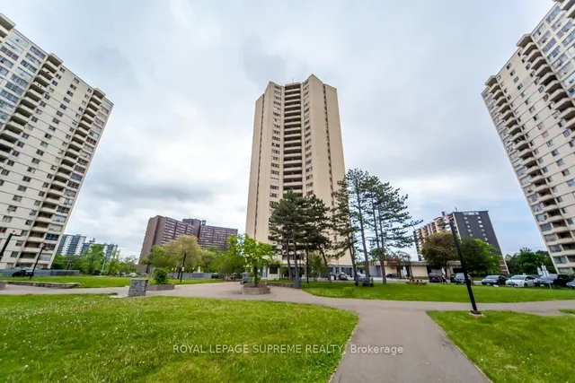 330 Dixon Rd #2101, Toronto 4