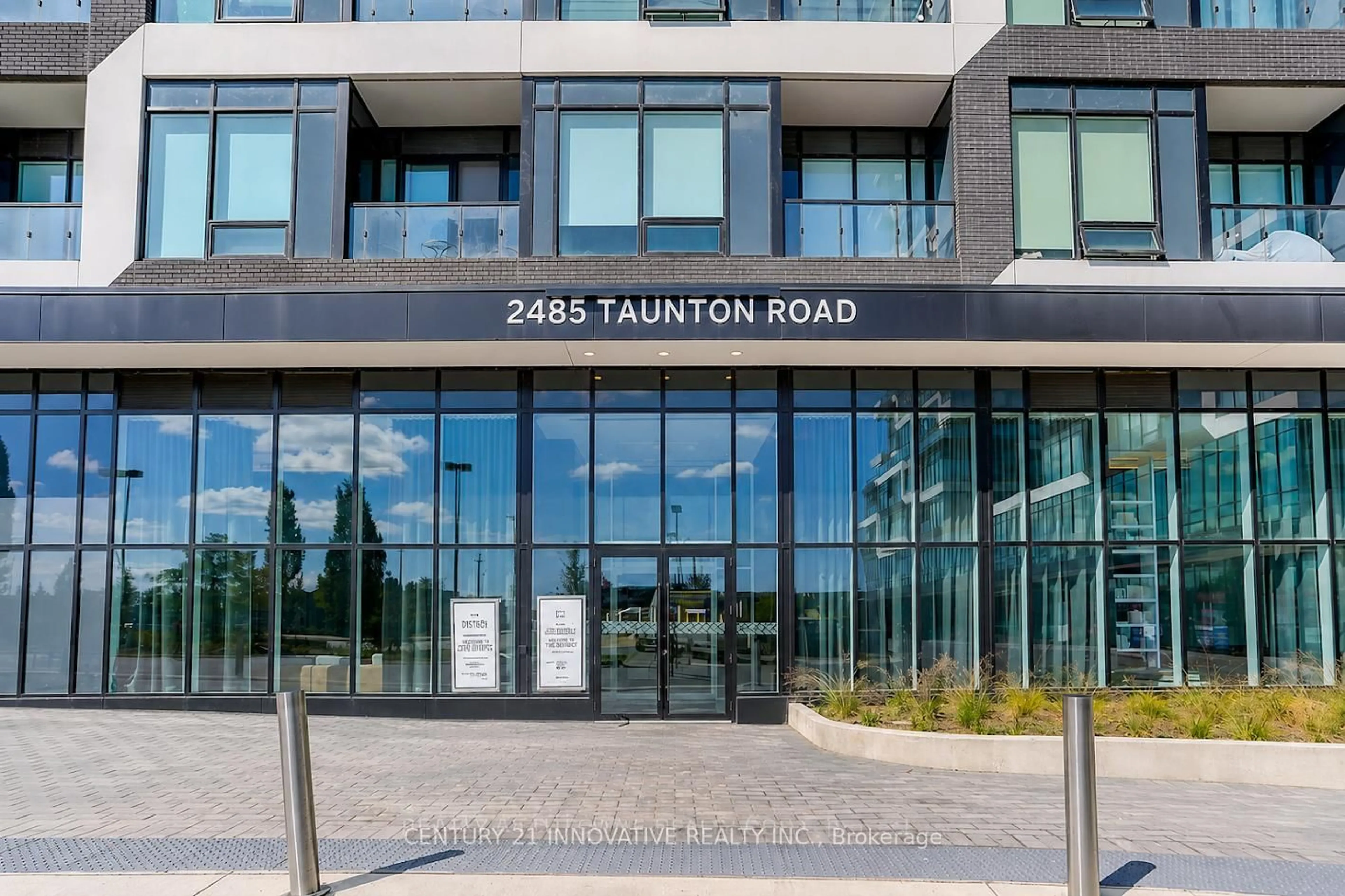 Indoor foyer for 2485 Taunton Rd #1024, Oakville Ontario L6H 3R8