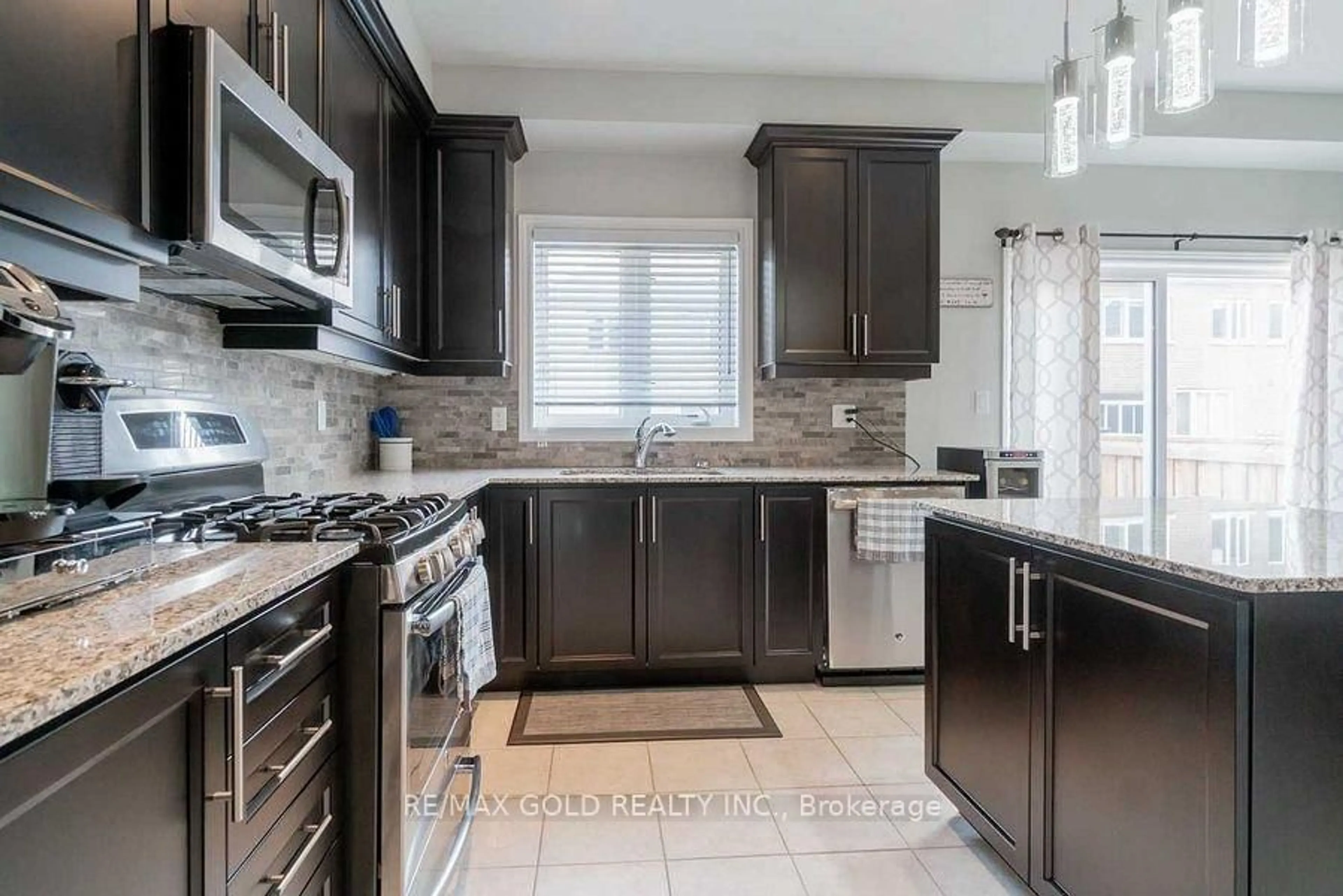 Contemporary kitchen, ceramic/tile floor for 13 Walbrook Rd, Brampton Ontario L6X 3E3