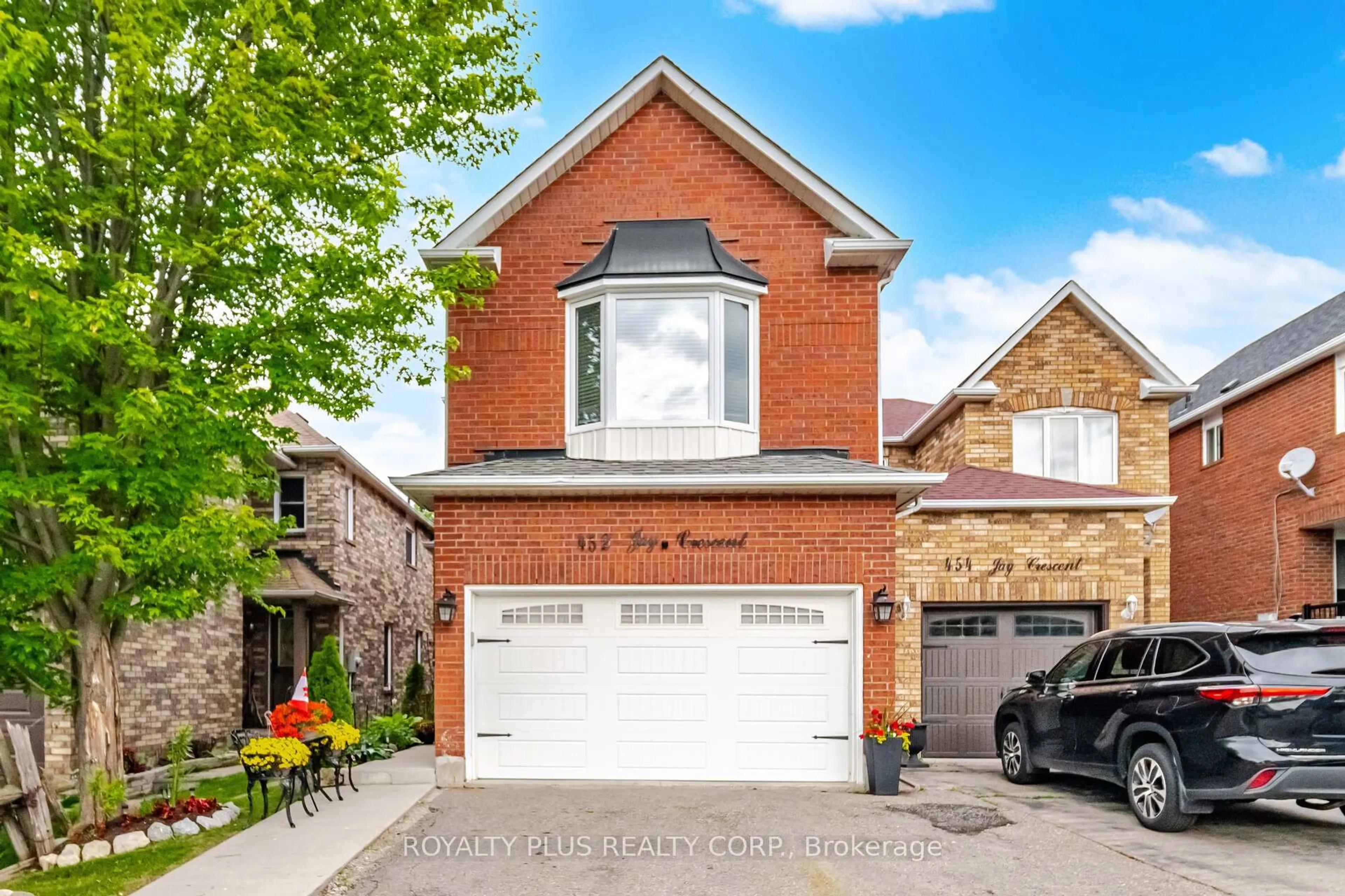Home with brick exterior material, street for 452 Jay Cres, Orangeville Ontario L9W 4Z2