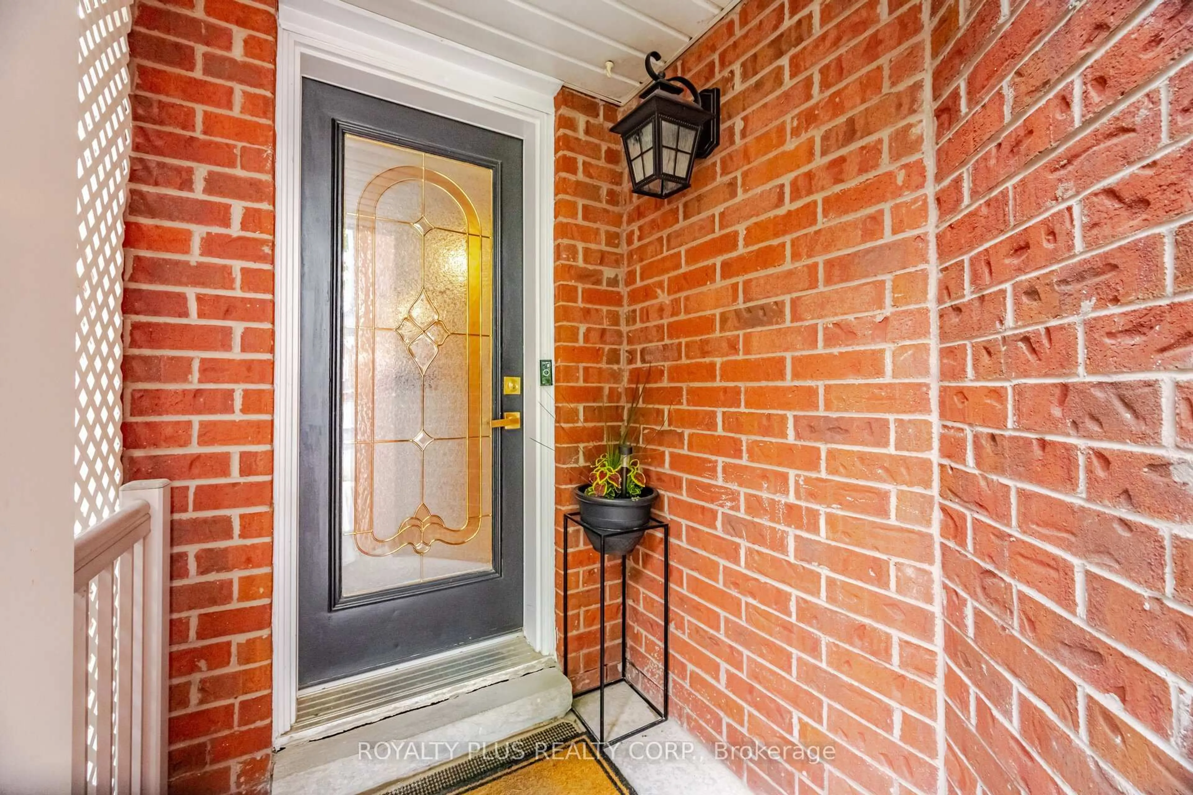 Indoor entryway for 452 Jay Cres, Orangeville Ontario L9W 4Z2