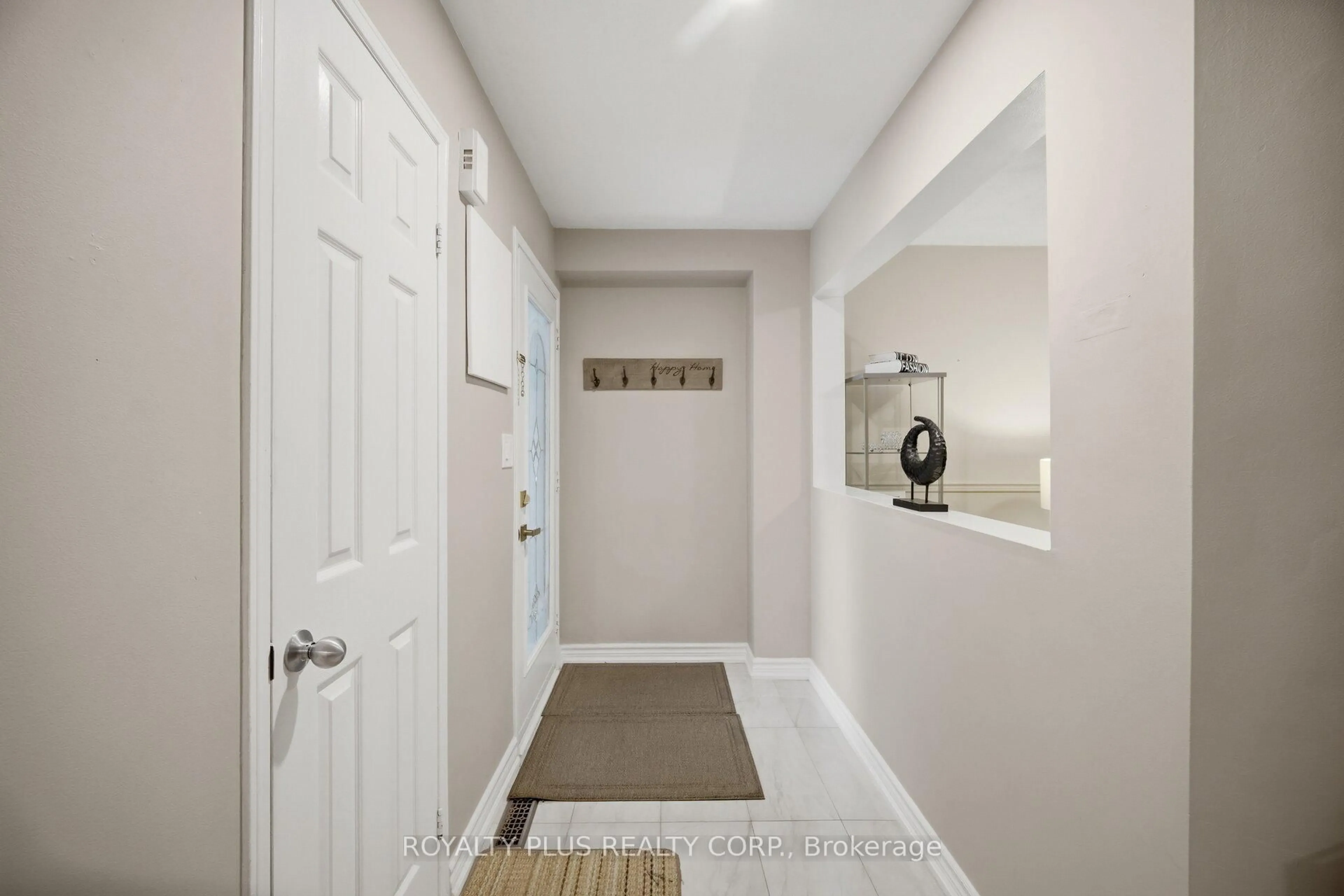 Indoor entryway for 452 Jay Cres, Orangeville Ontario L9W 4Z2