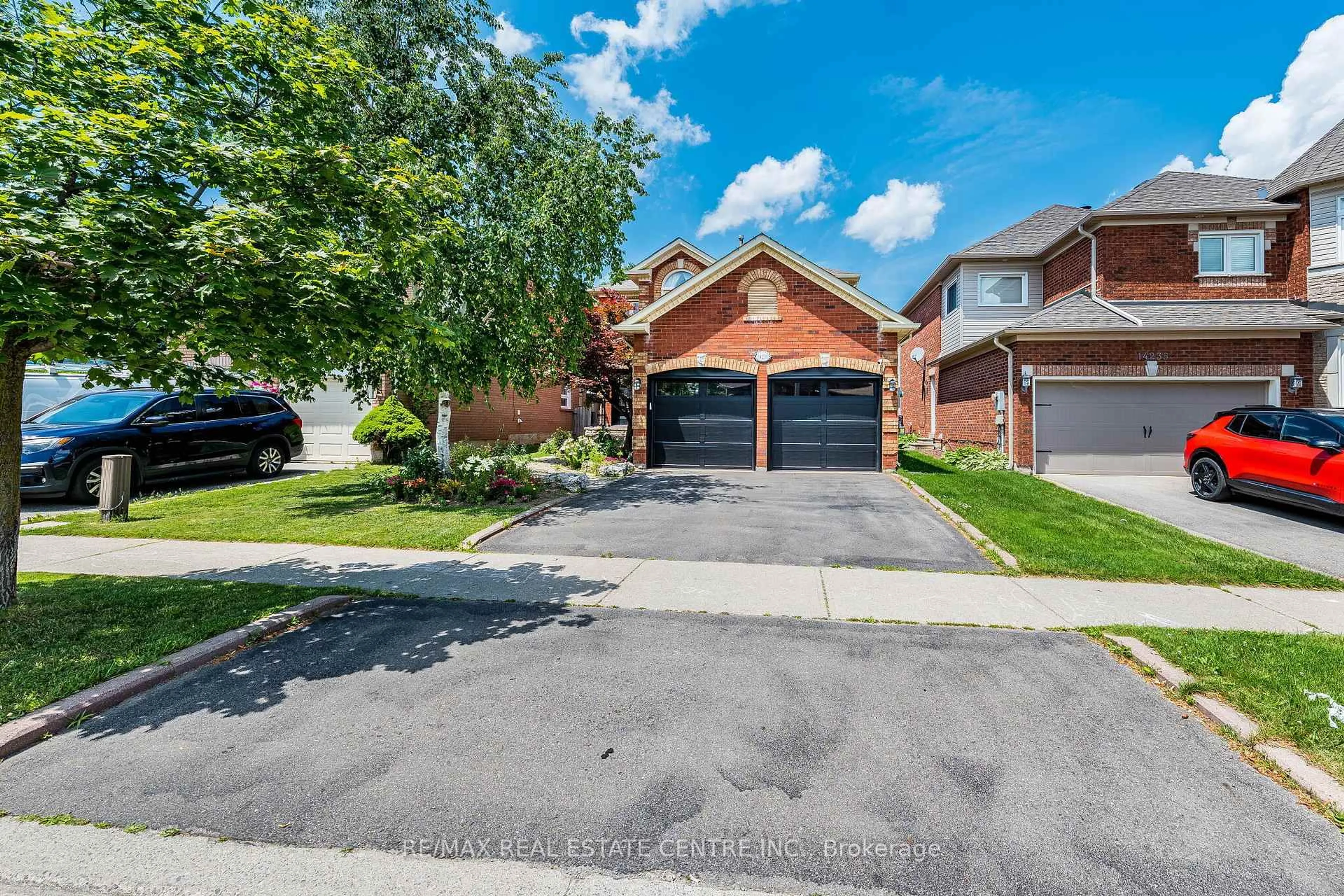 Home with brick exterior material, street for 14231 Argyll Rd, Halton Hills Ontario L7G 5P9