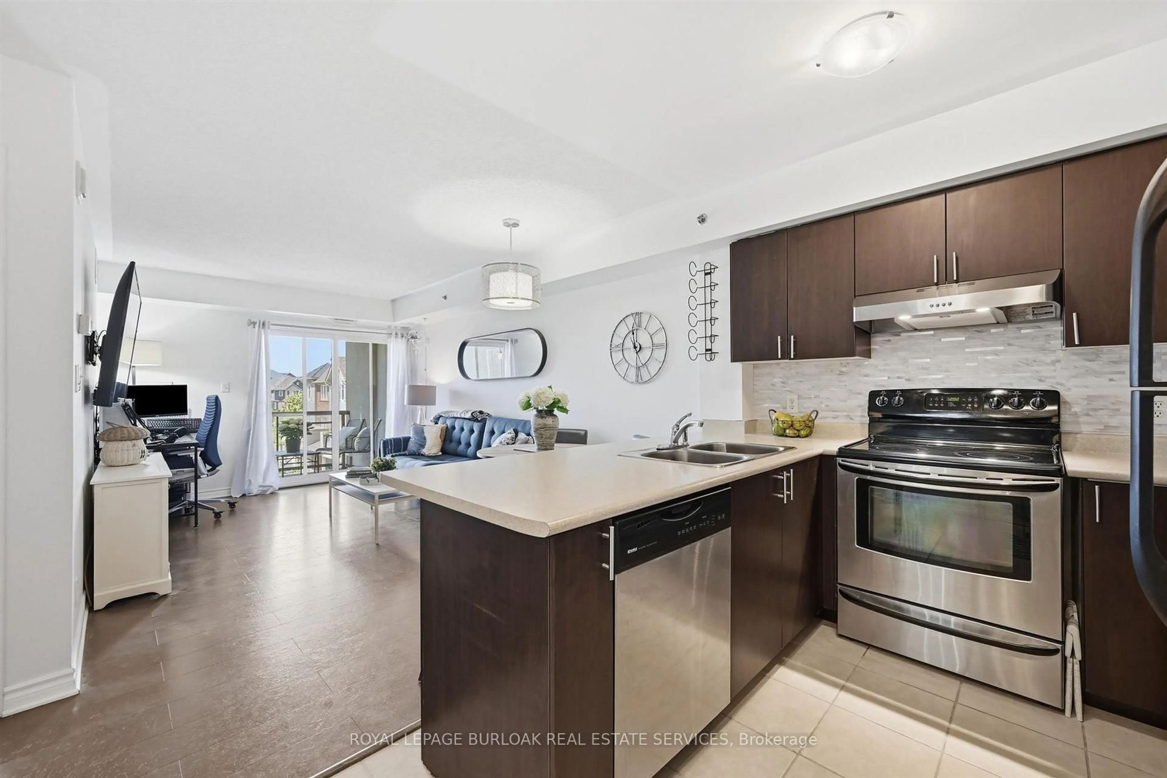 Open concept kitchen, unknown for 3060 Rotary Way #303, Burlington Ontario L7M 0G9