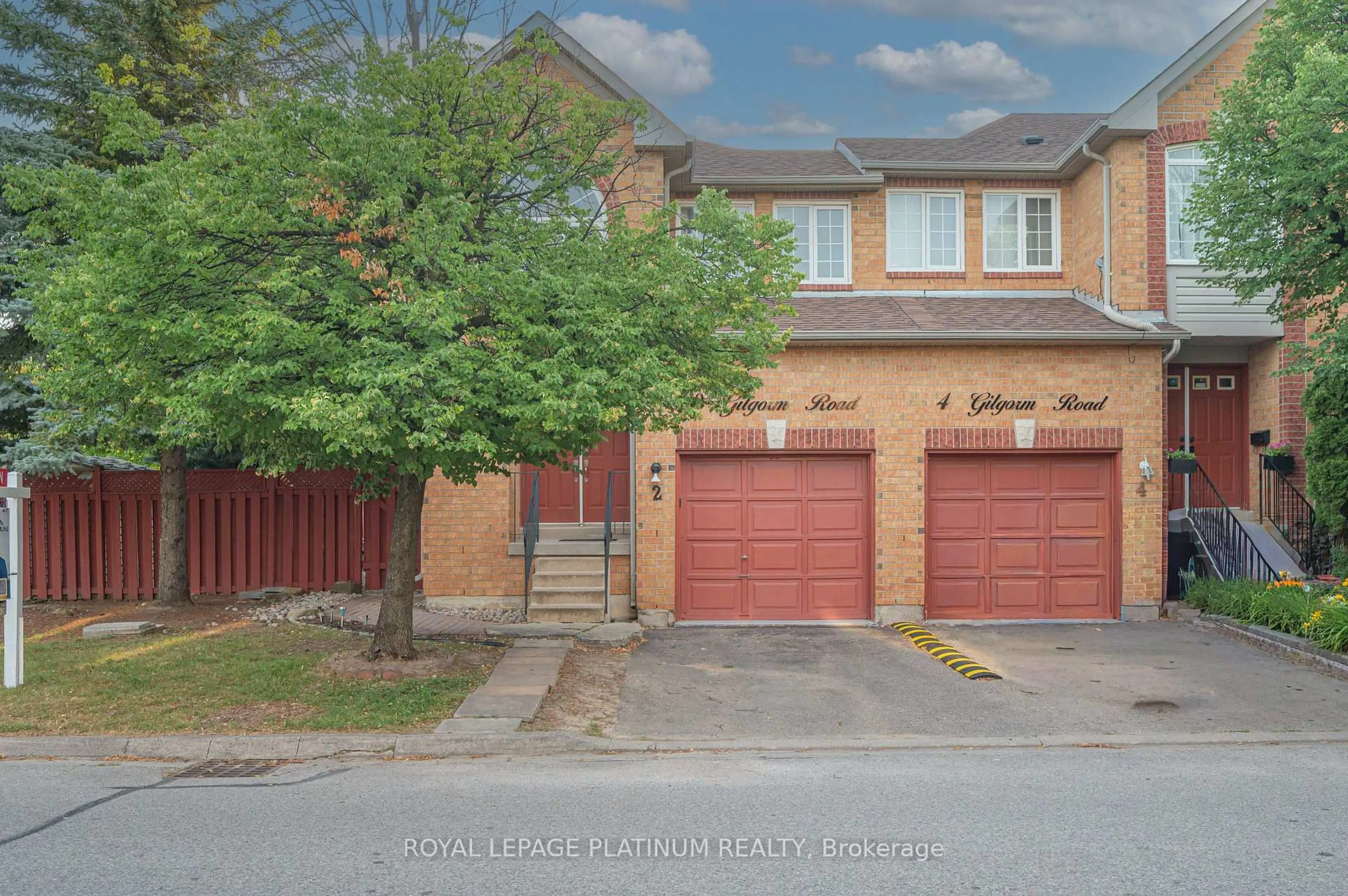 A pic from outside/outdoor area/front of a property/back of a property/a pic from drone, street for 2 Gilgorm Rd, Brampton Ontario L6X 4P5