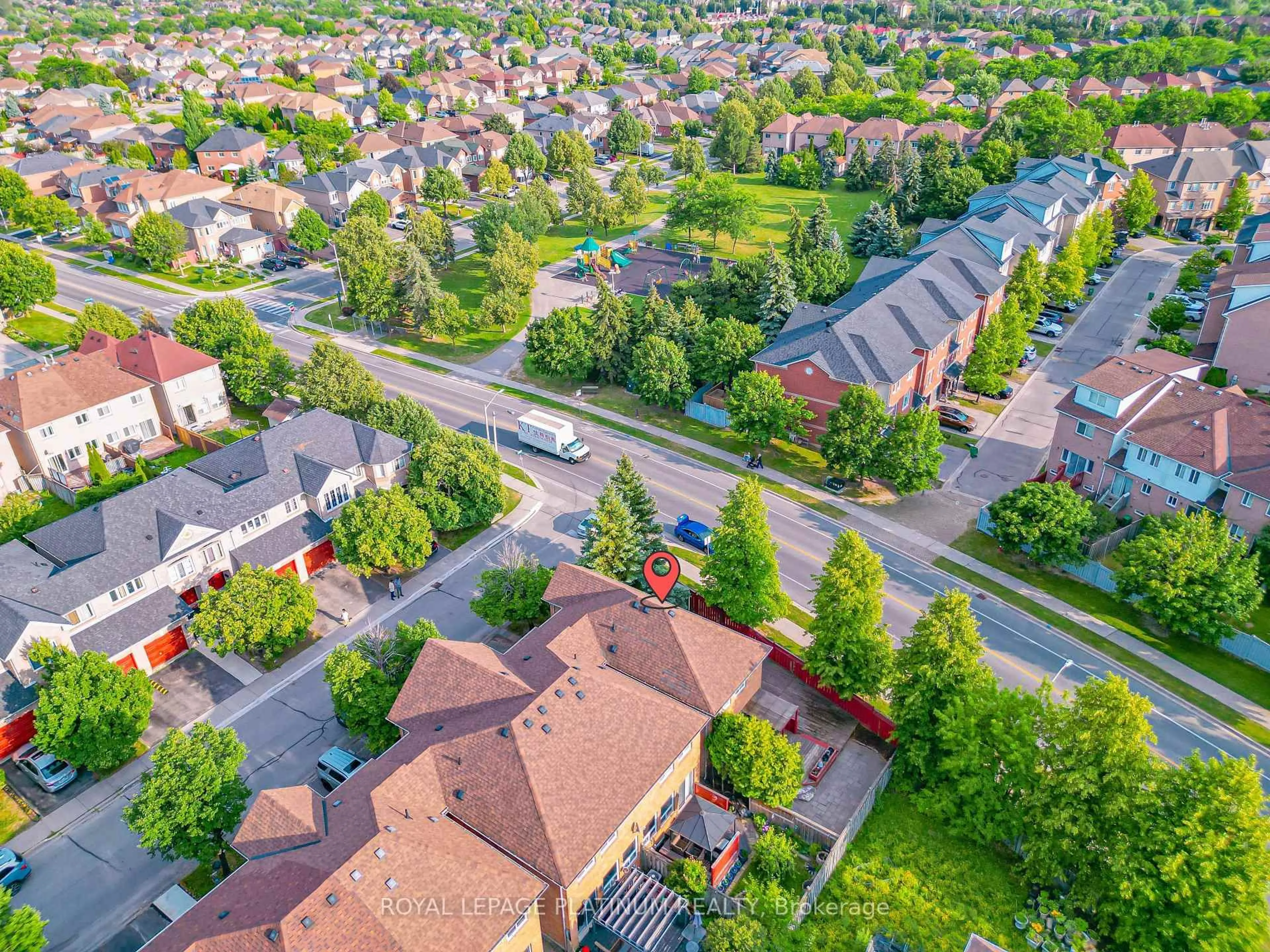 A pic from outside/outdoor area/front of a property/back of a property/a pic from drone, street for 2 Gilgorm Rd, Brampton Ontario L6X 4P5