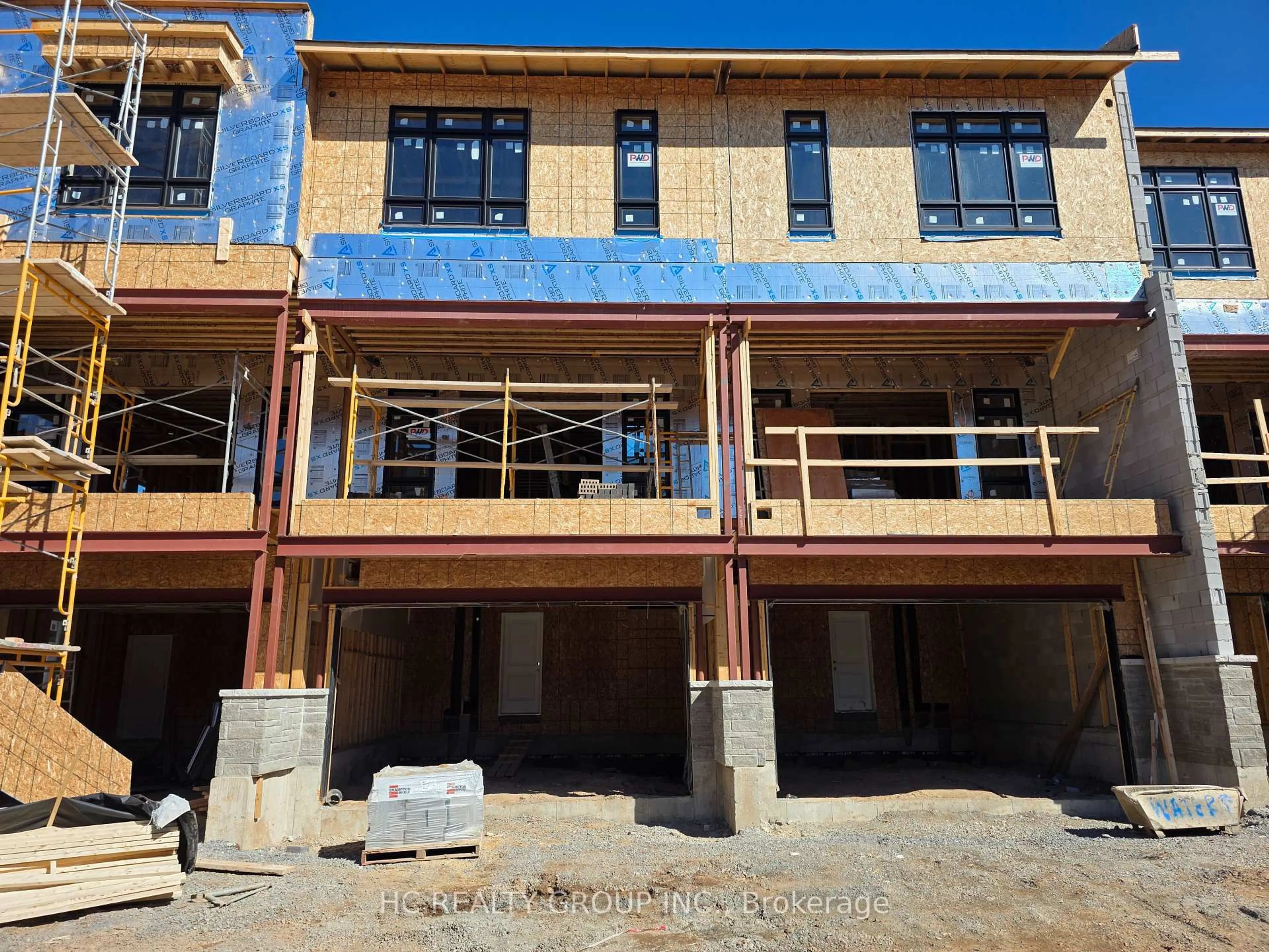 Patio, building for 107 Jack Bowerbank Blvd, Oakville Ontario L6M 4K1