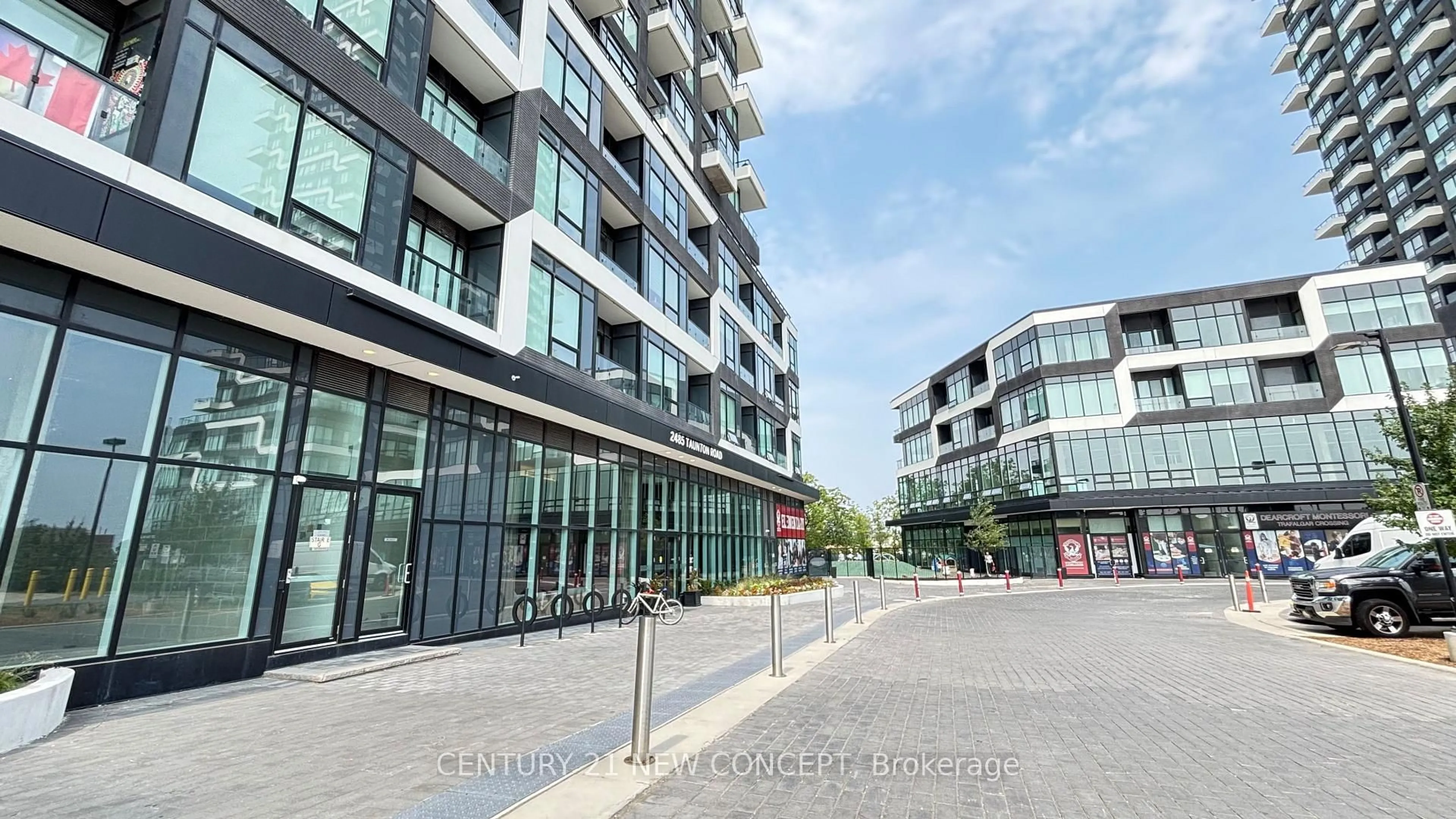 Patio, unknown for 2485 Taunton Rd #234, Oakville Ontario L6H 3R8