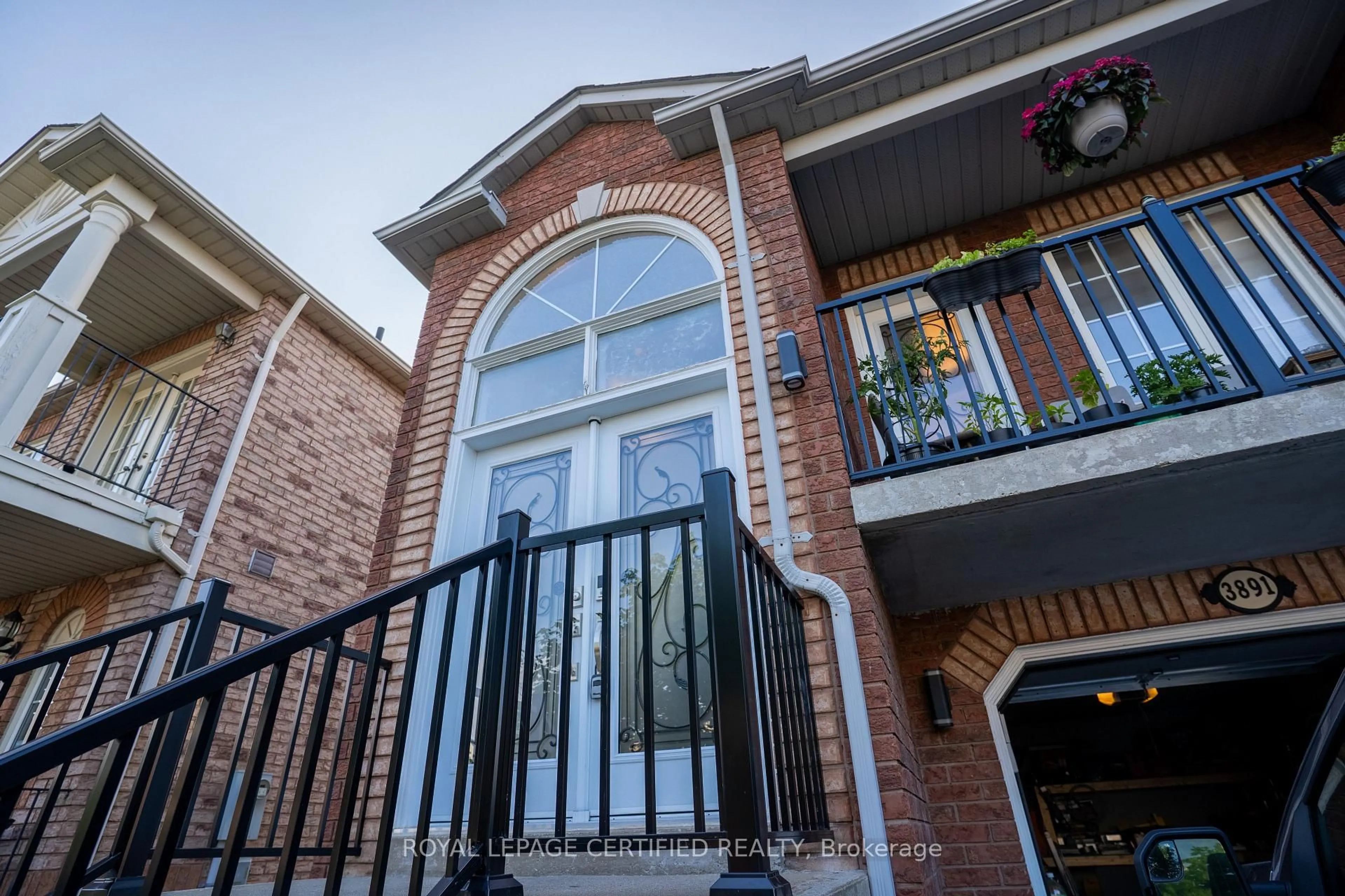 Home with brick exterior material, unknown for 3891 Freeman Terr, Mississauga Ontario L5M 6R1