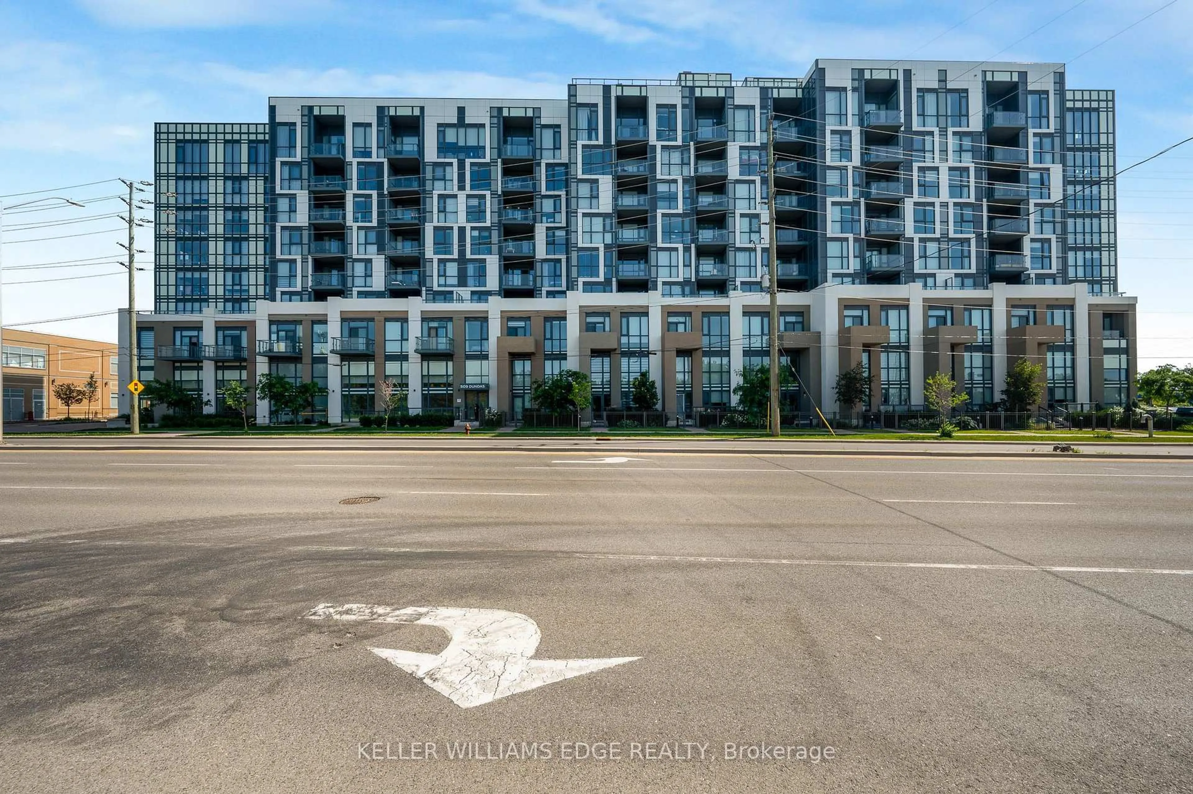Blurry image for 509 Dundas St #305, Oakville Ontario L6M 5P4