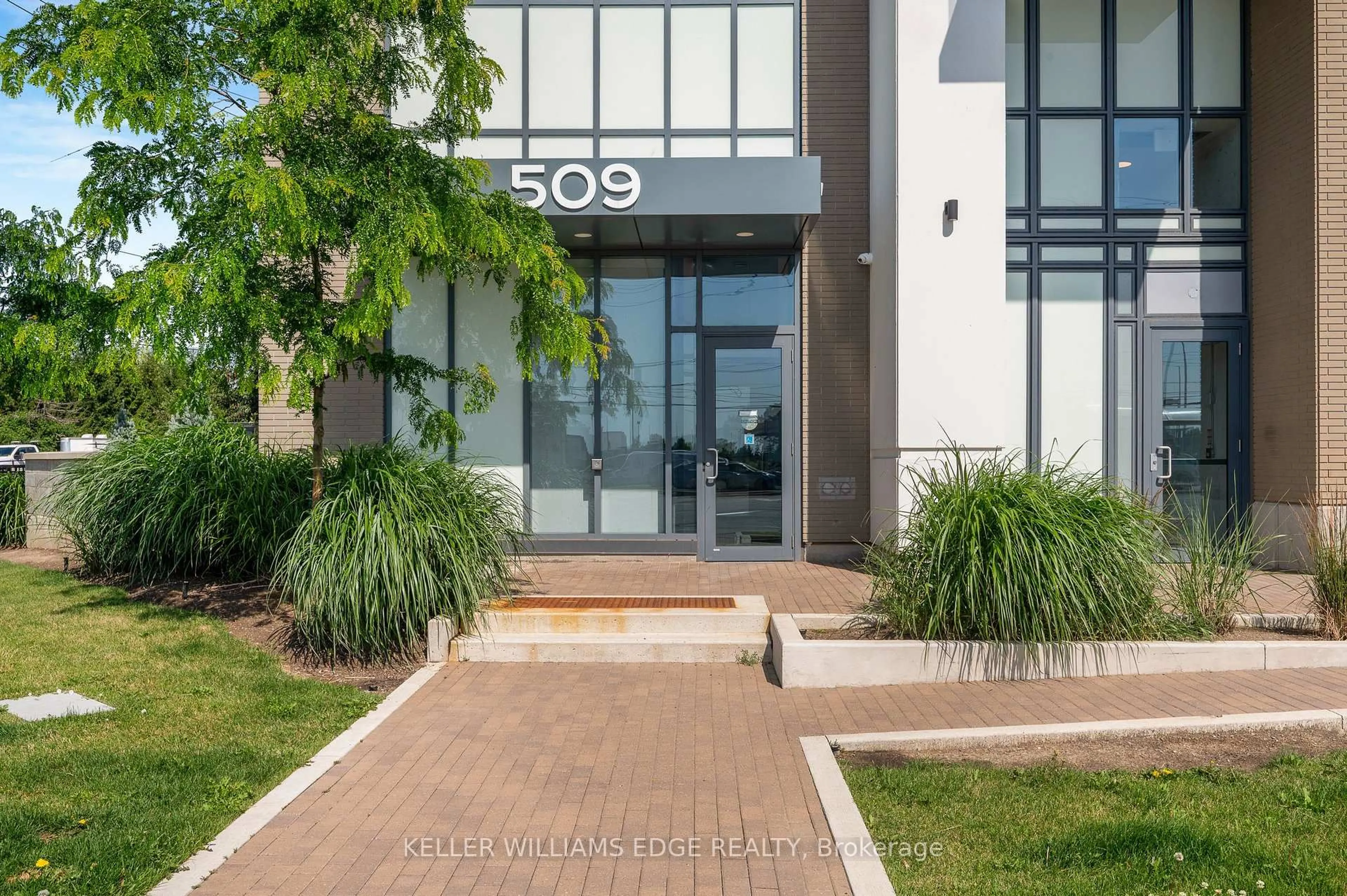 Unknown for 509 Dundas St #305, Oakville Ontario L6M 5P4