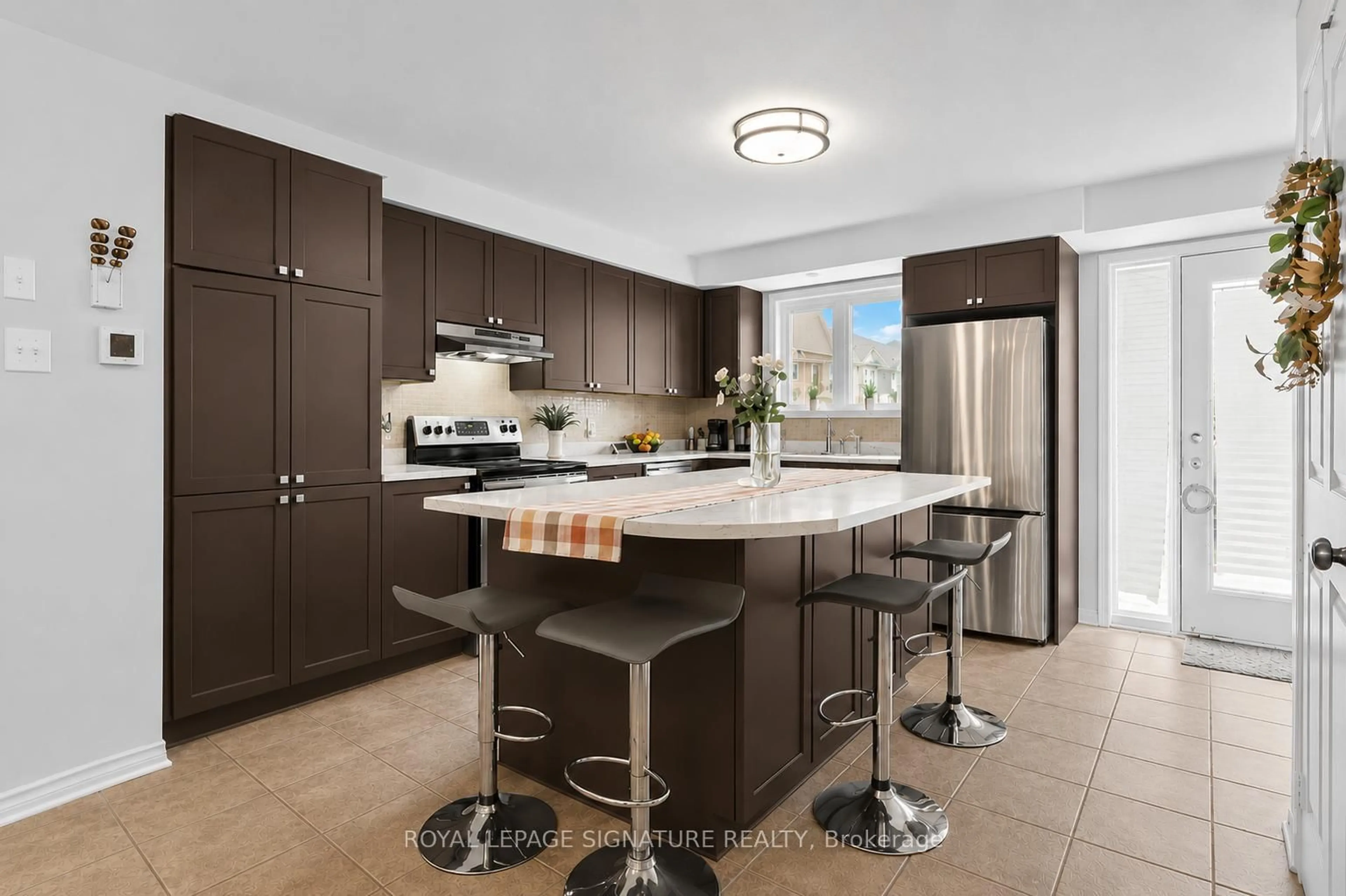 Unknown for 4950 Winston Churchill Blvd #114, Mississauga Ontario L5M 8E3