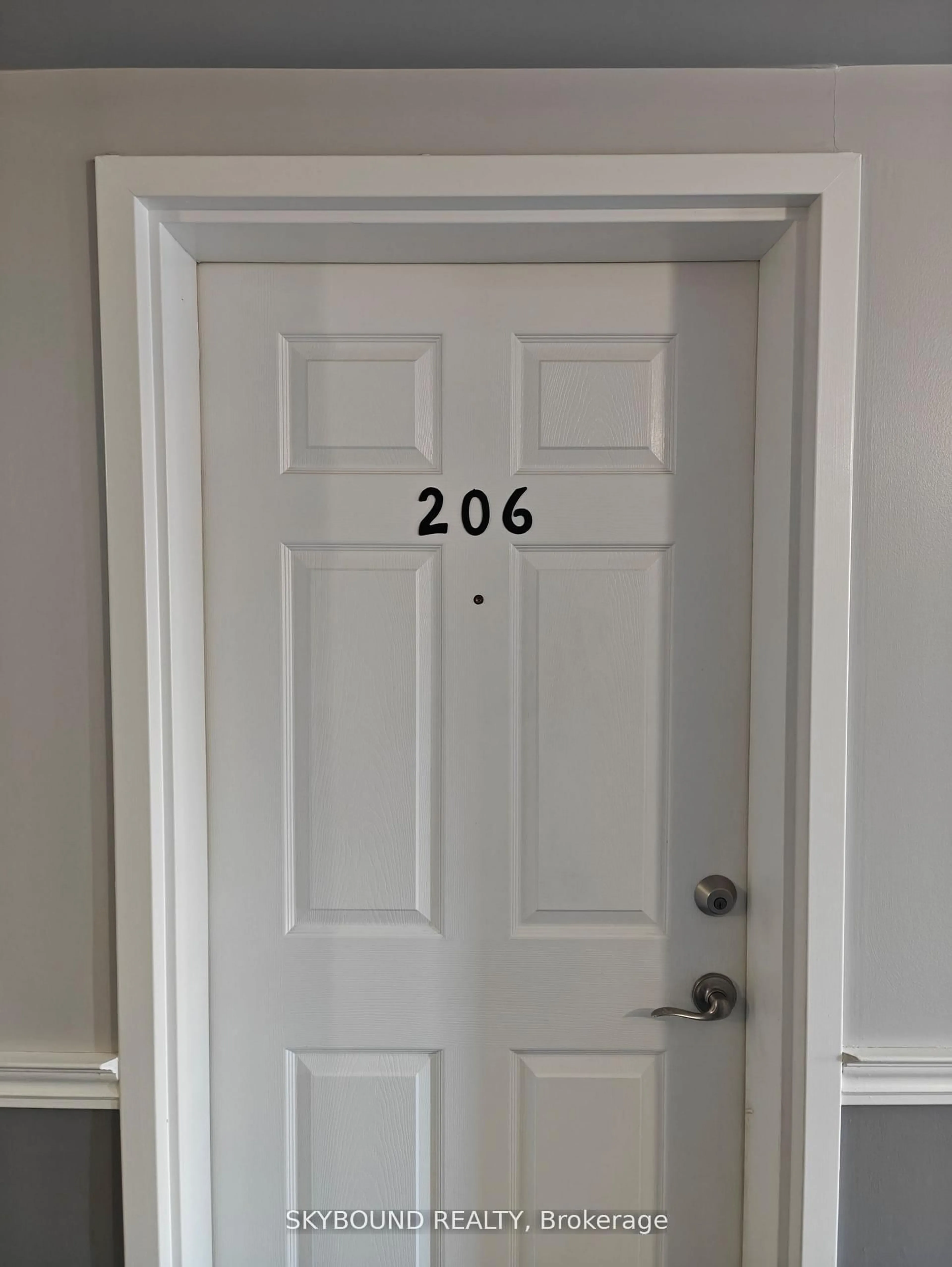 Indoor entryway for 1800 Walkers Line #206, Burlington Ontario L7M 4V2