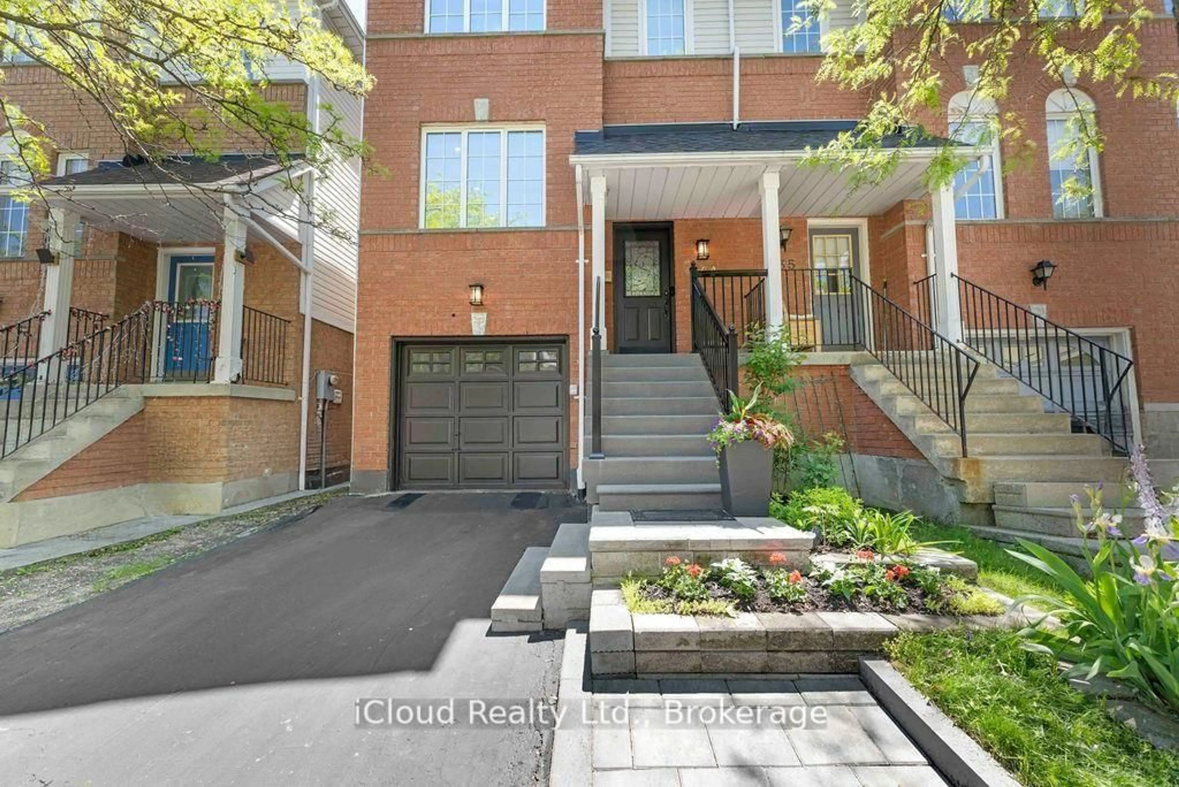 Home with brick exterior material, street for 1480 Britannia Rd #134, Mississauga Ontario L5V 2K4