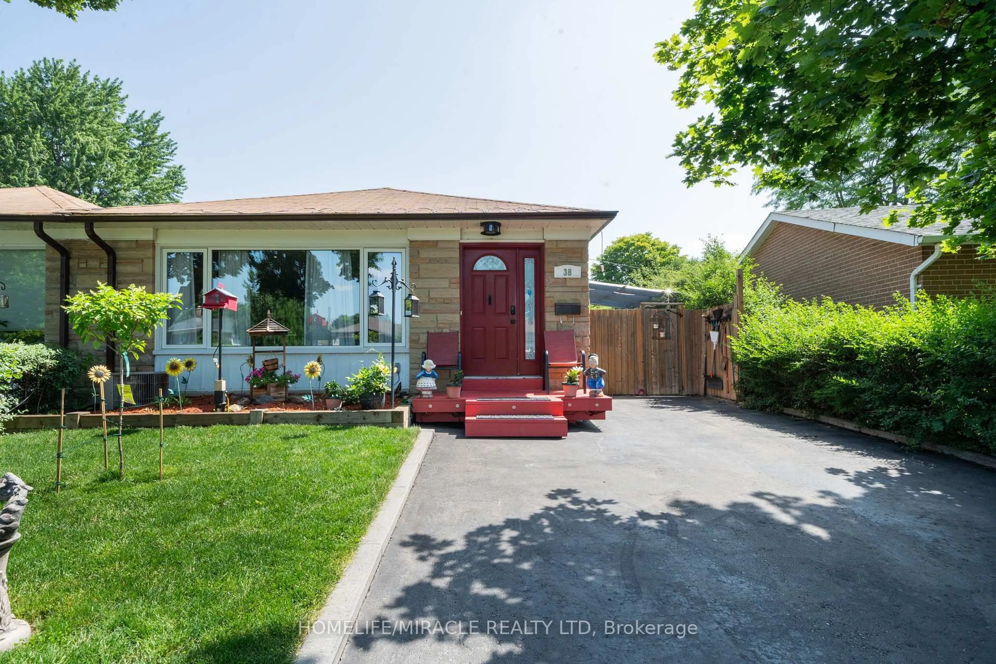 Unknown for 38 Ascot Ave, Brampton Ontario L6T 2P6