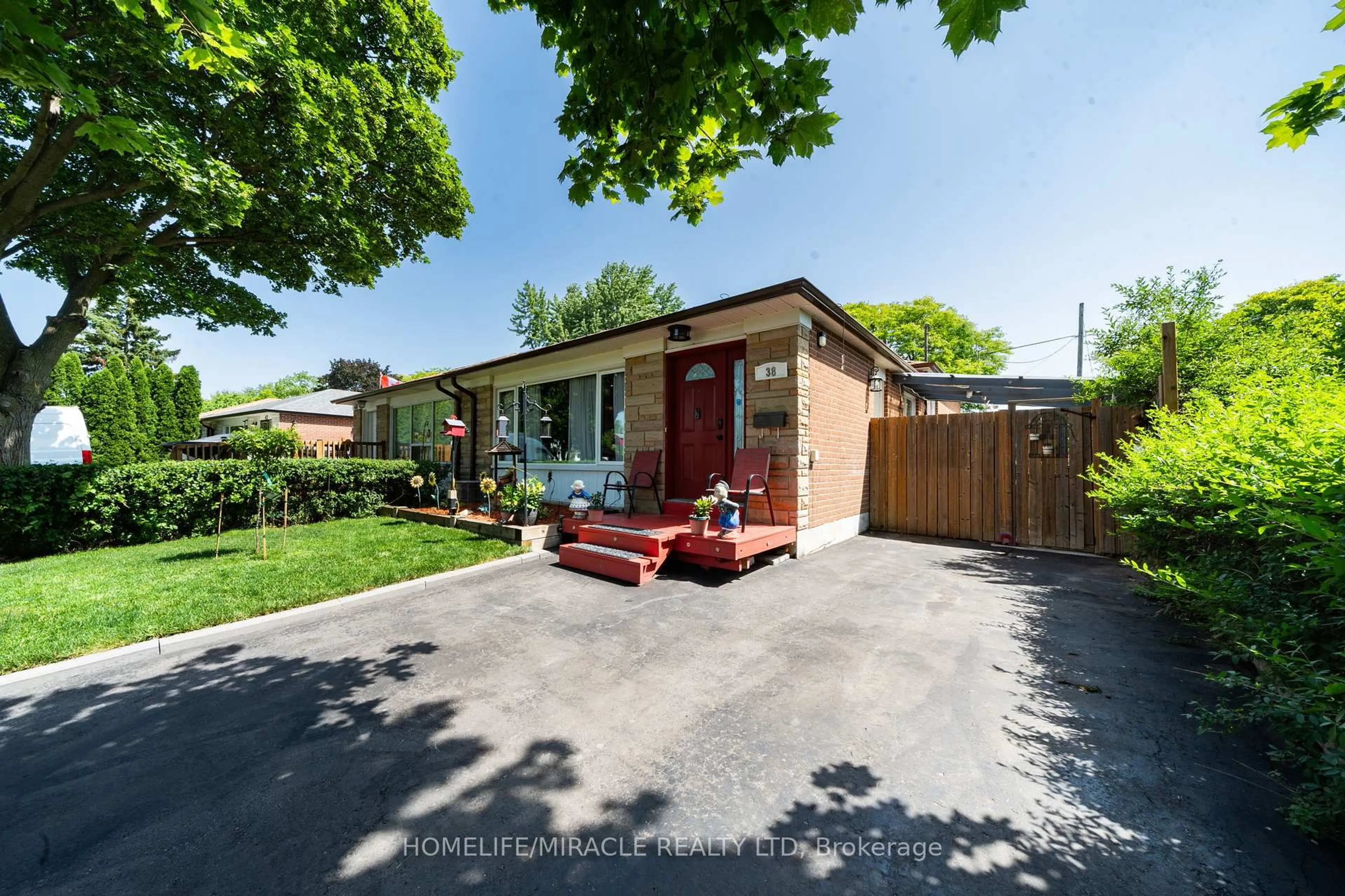 Unknown for 38 Ascot Ave, Brampton Ontario L6T 2P6