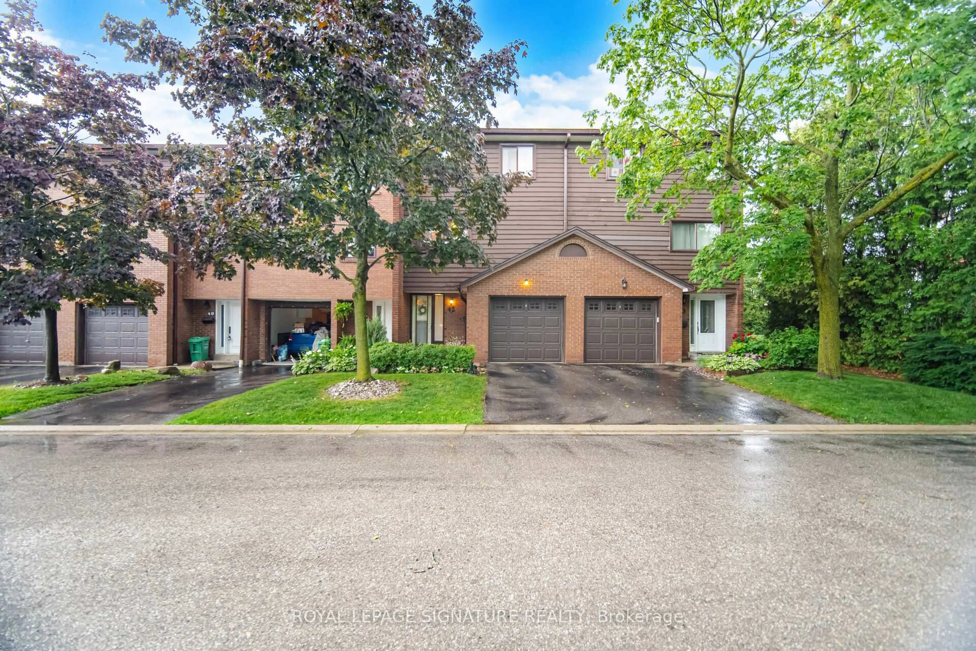 Unknown for 4230 Fieldgate Dr #42, Mississauga Ontario L4W 2M5