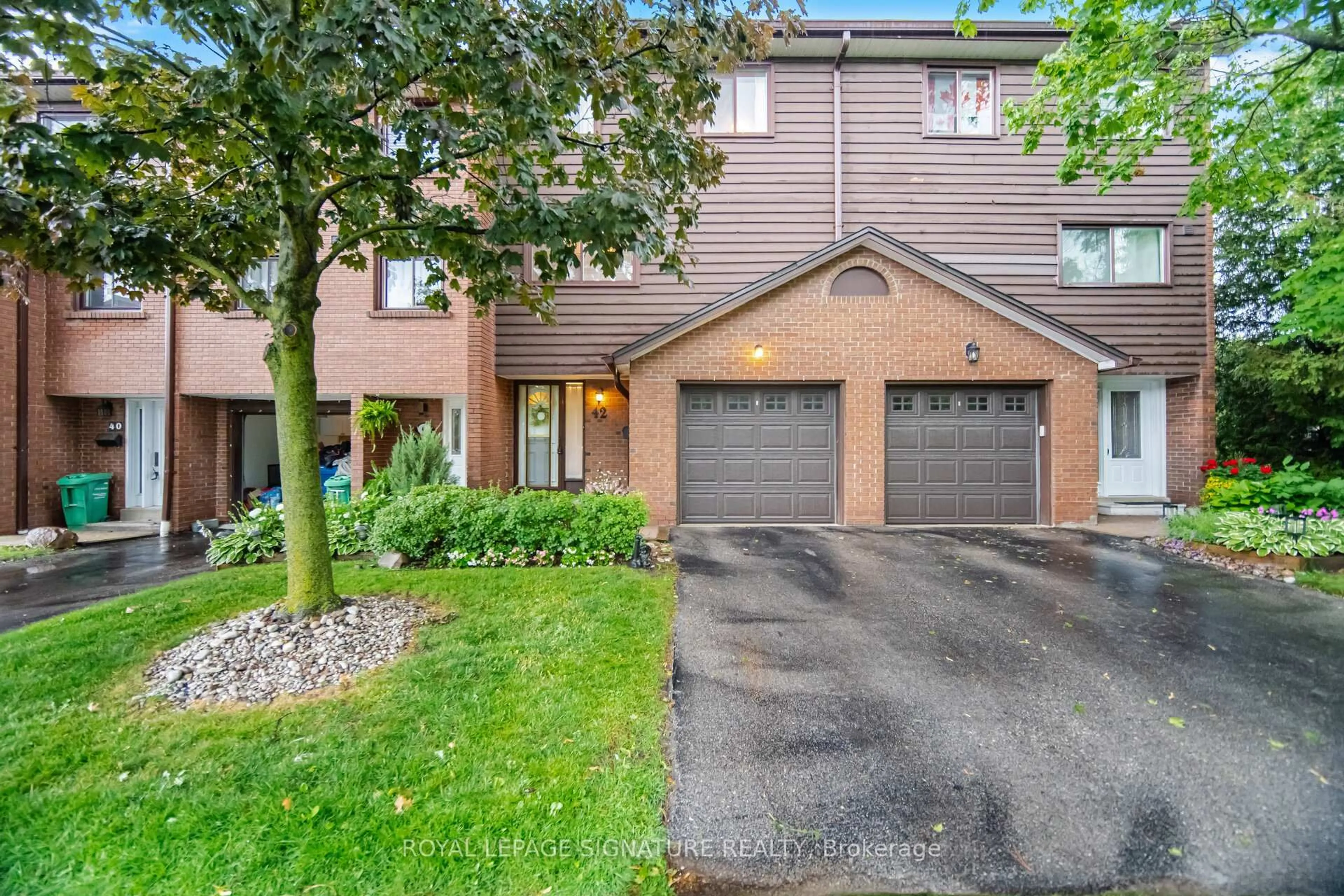 Unknown for 4230 Fieldgate Dr #42, Mississauga Ontario L4W 2M5