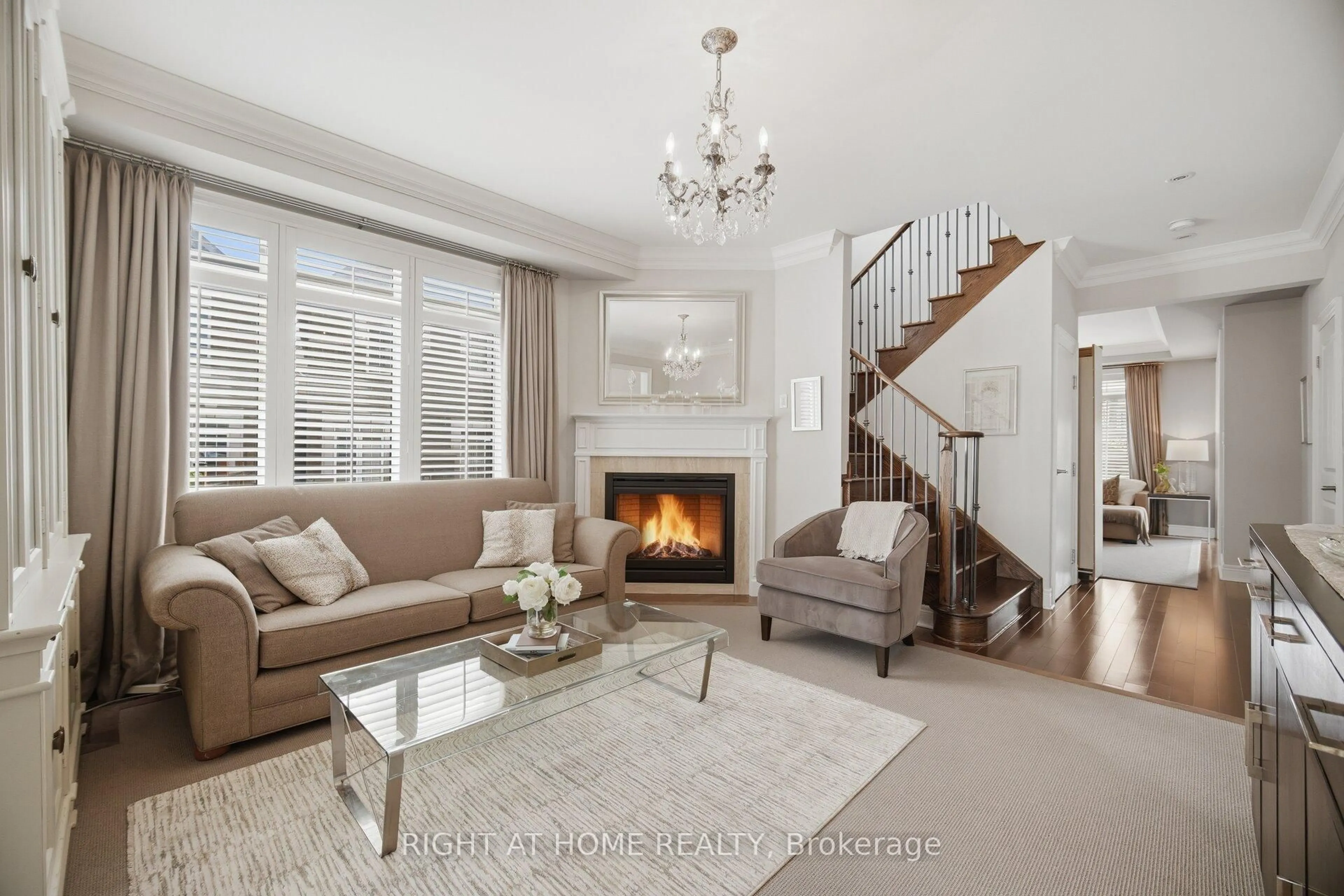 Living room with furniture, unknown for 183 Kaitting Tr, Oakville Ontario L6M 0T6