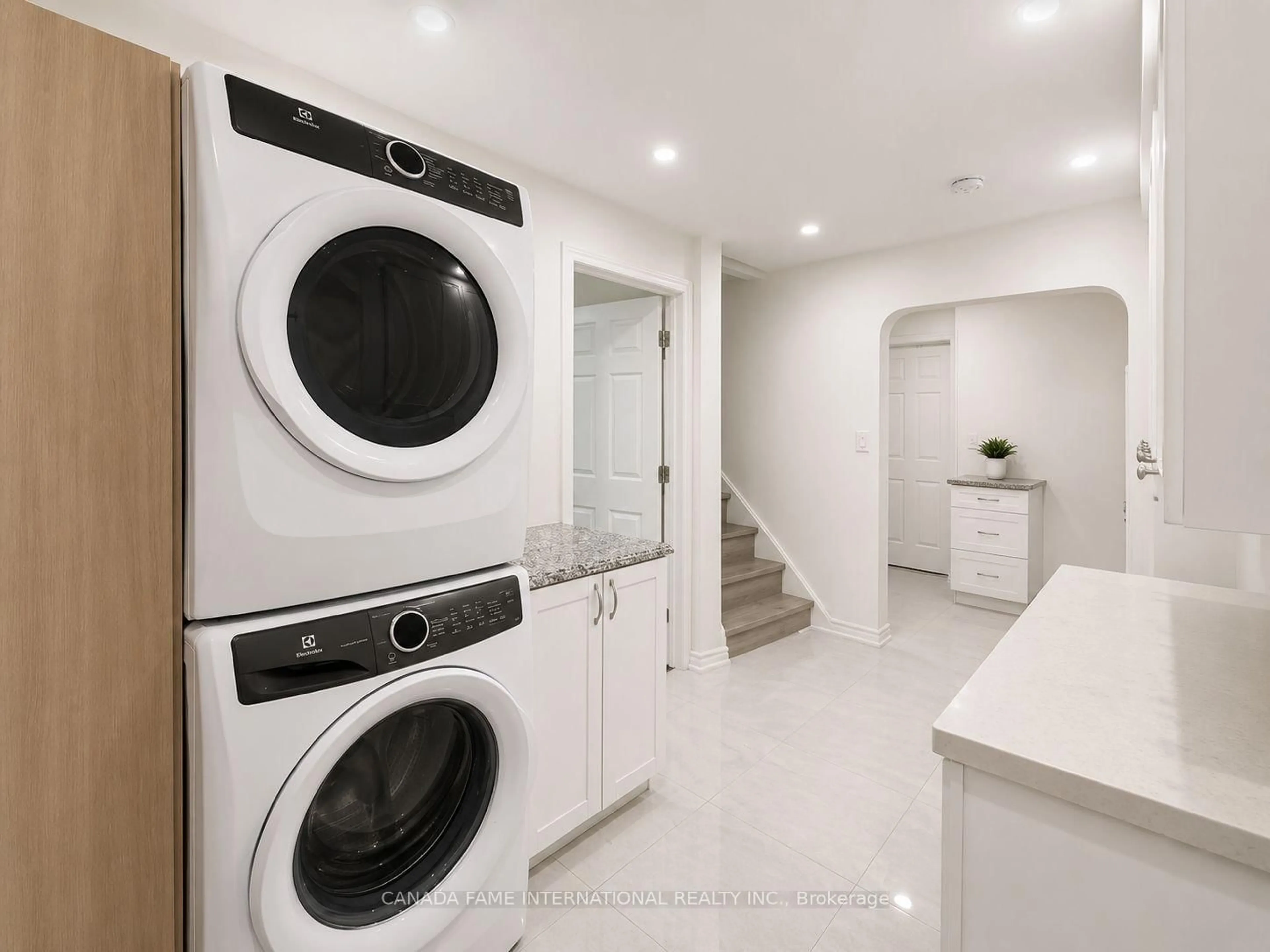 Laundry room for 283 Harvie Ave, Toronto Ontario M6E 4L1