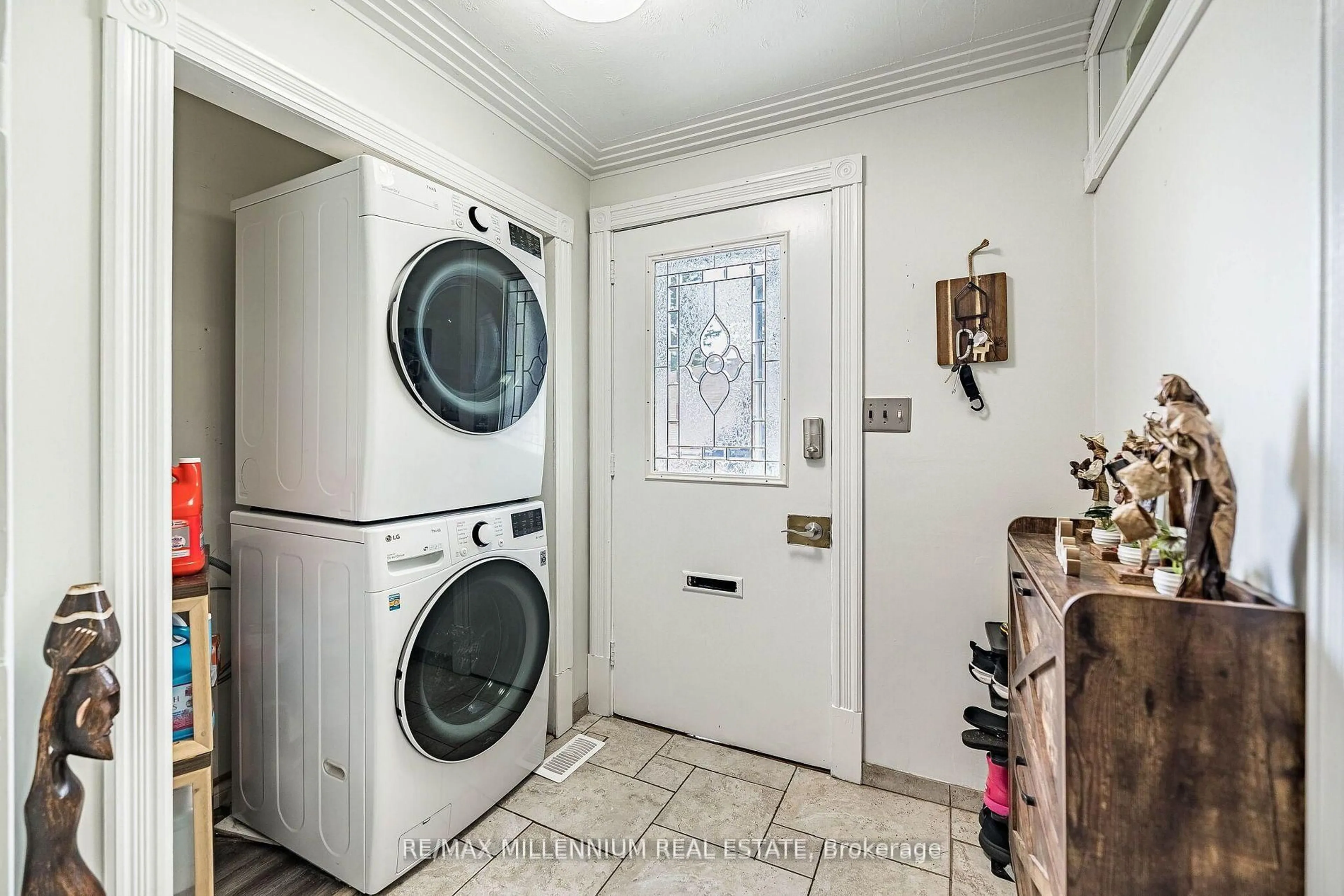 Laundry room for 271 Thistle Down Blvd, Toronto Ontario M9V 1K6