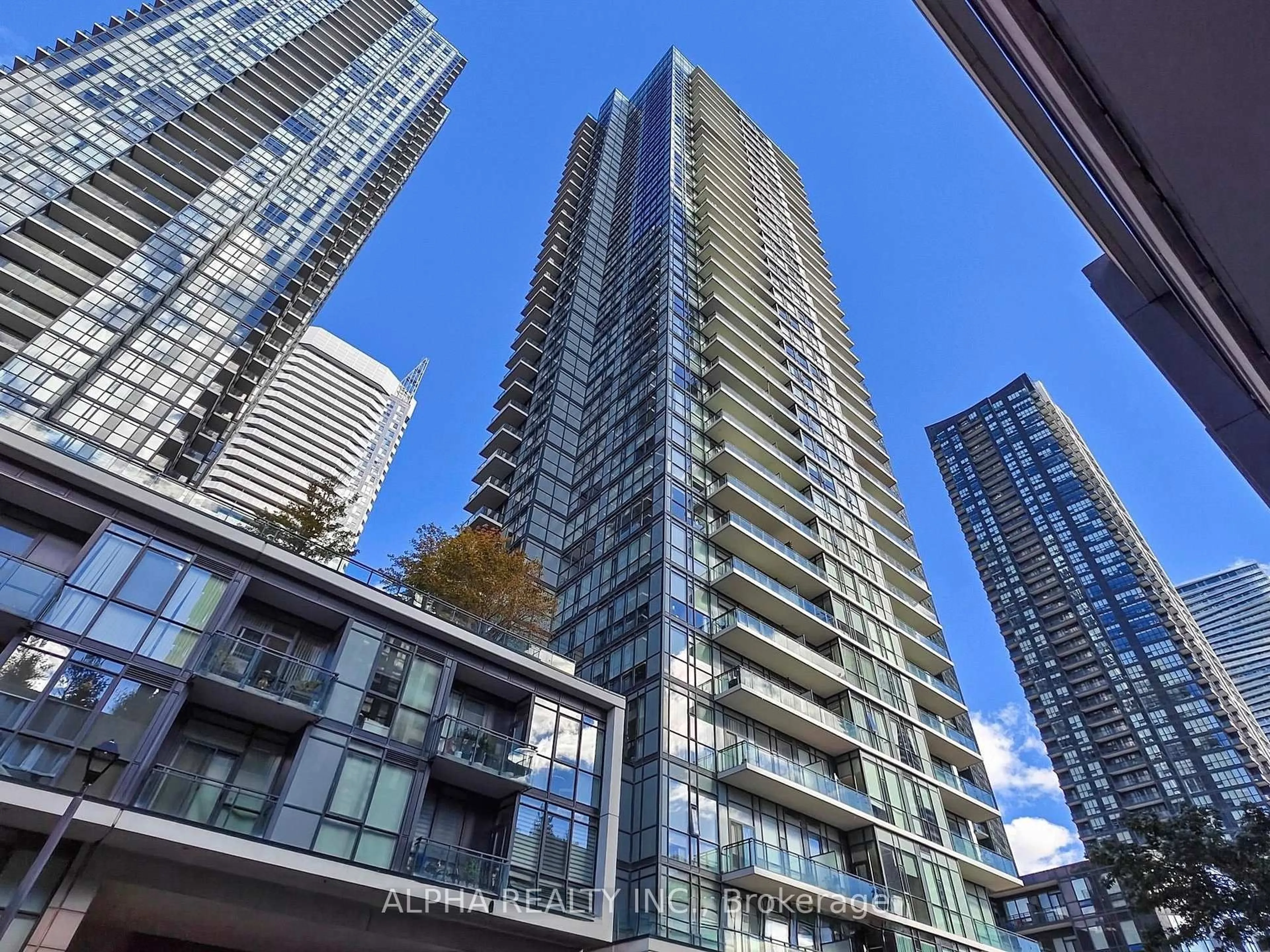 A pic from outside/outdoor area/front of a property/back of a property/a pic from drone, city buildings view from balcony for 4065 Brickstone Mews #2801, Mississauga Ontario L5B 0G3