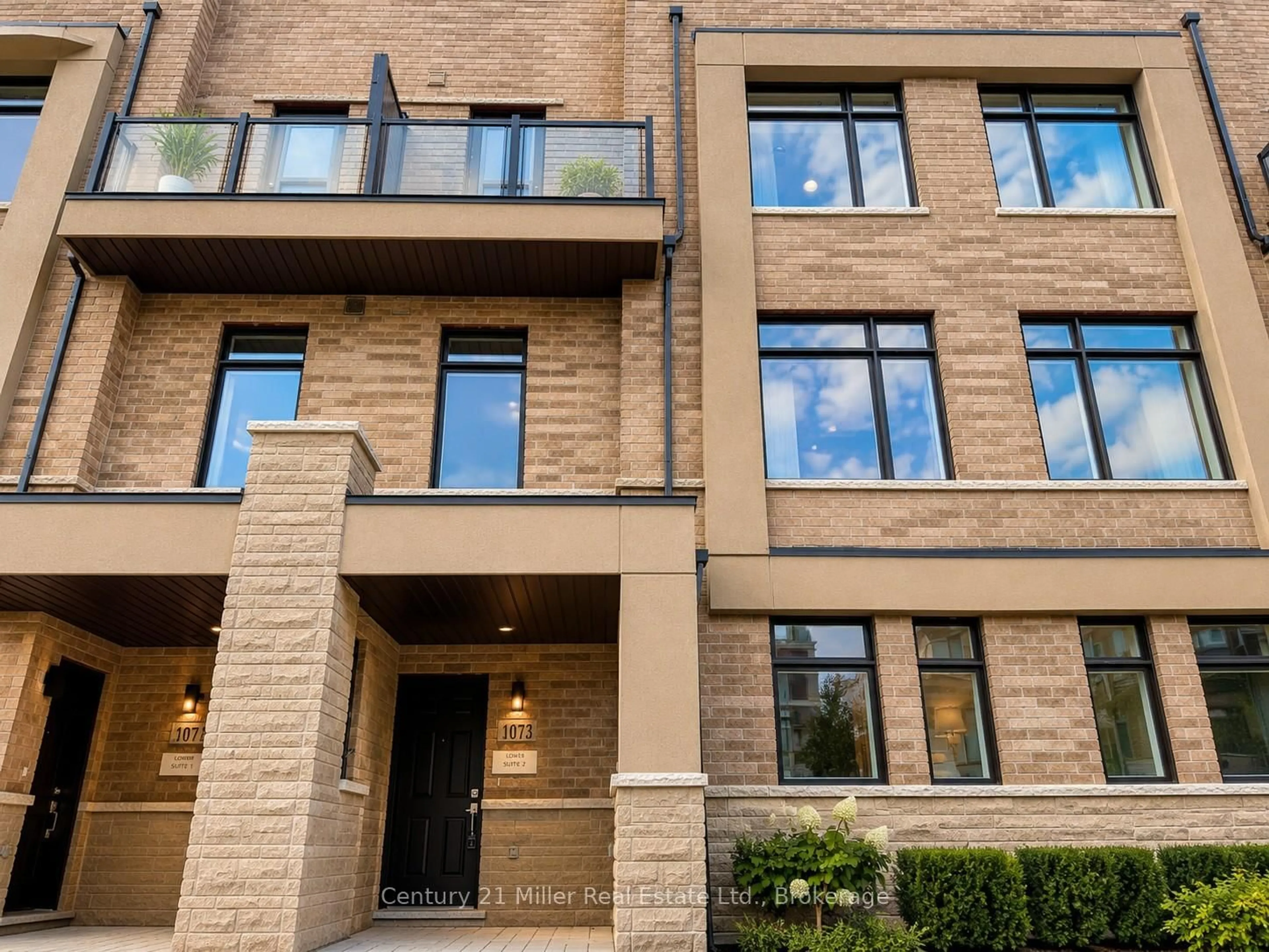 Home with brick exterior material, building for 1073 Wheat Boom Dr, Oakville Ontario L6H 7H5