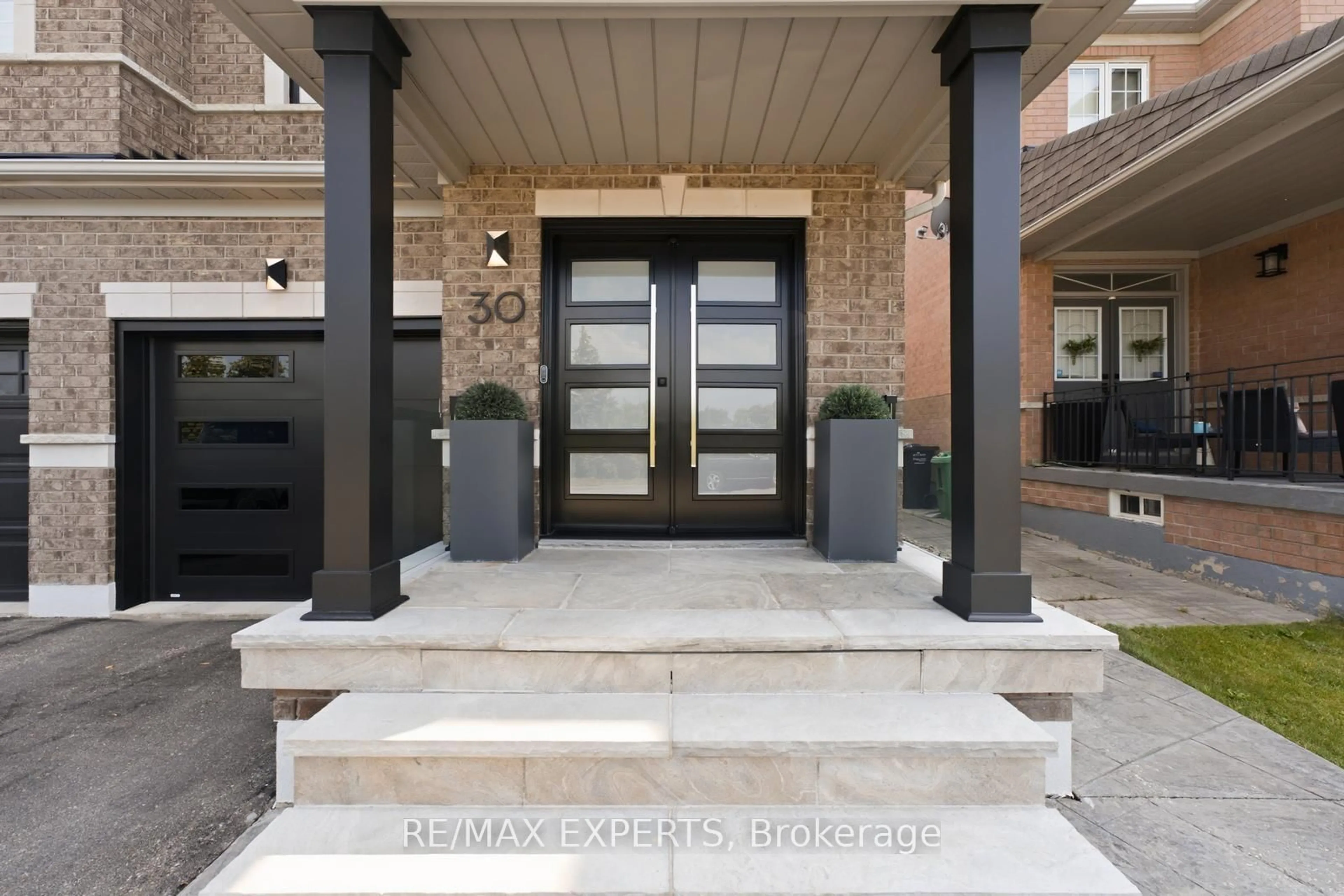 Indoor entryway for 30 Lismer Cres, Caledon Ontario L7E 2W5