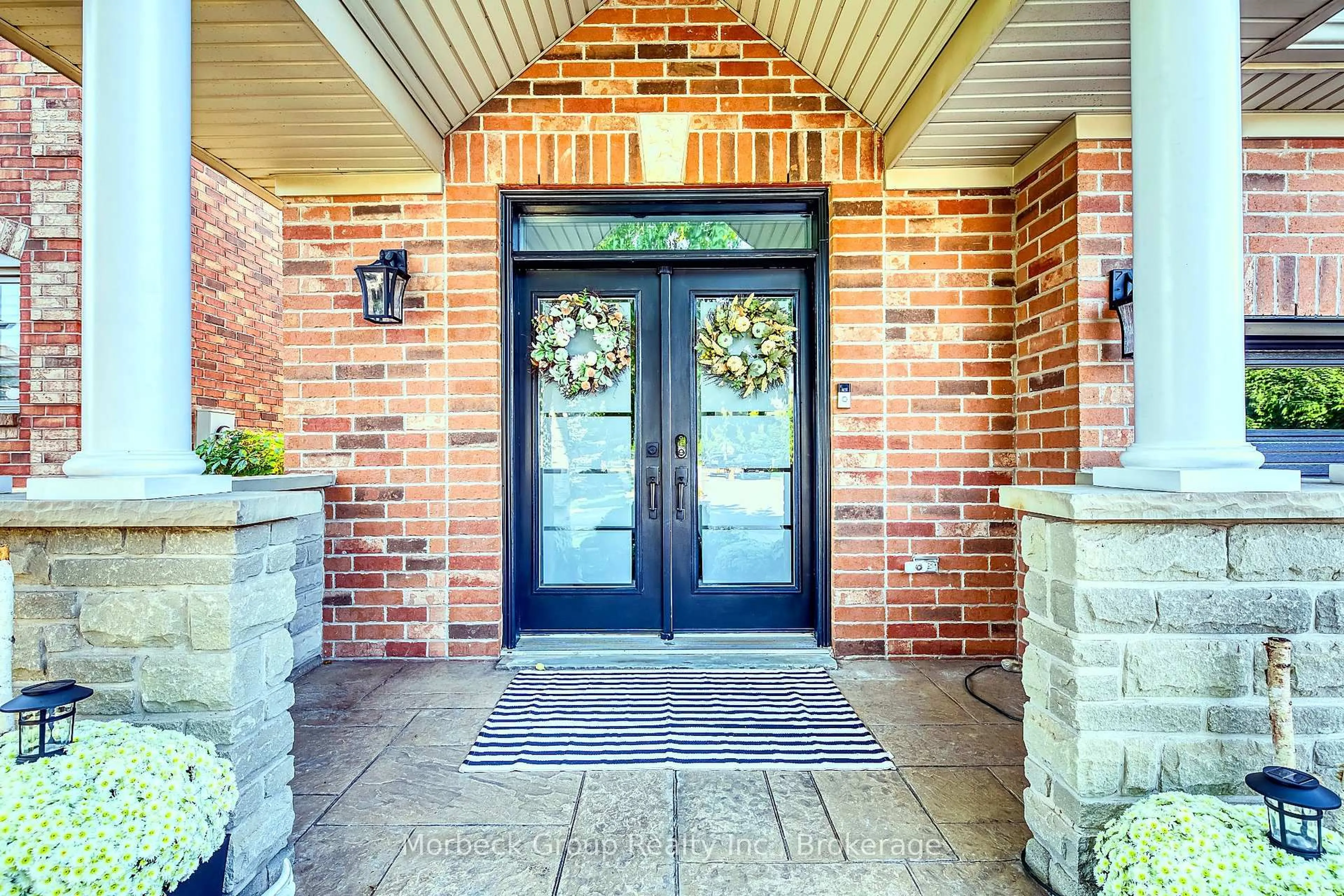 Indoor entryway for 1436 Gulledge Tr, Oakville Ontario L6M 3Z8