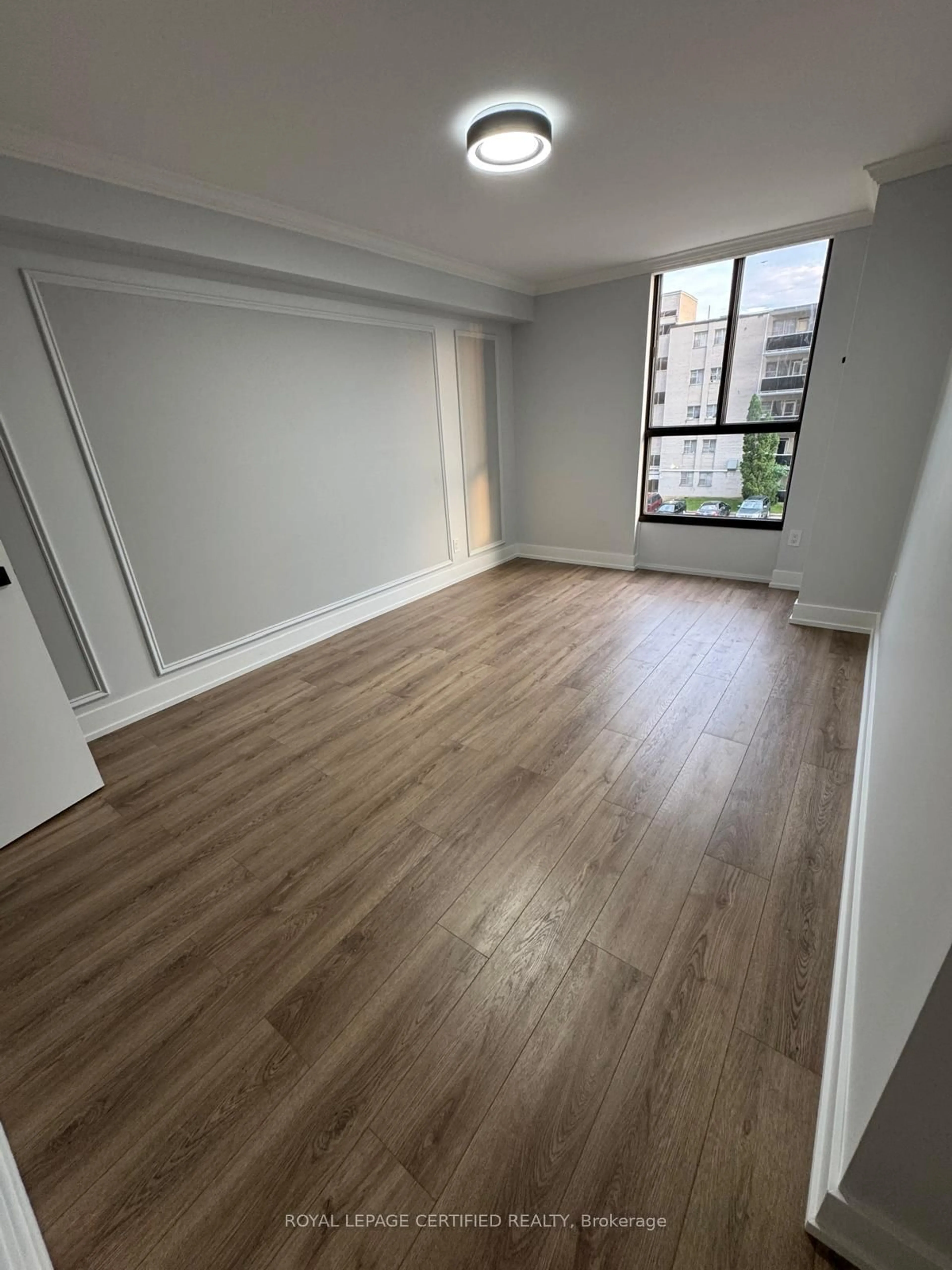 A pic of a room for 3170 Kirwin Ave #301, Mississauga Ontario L5A 3R1