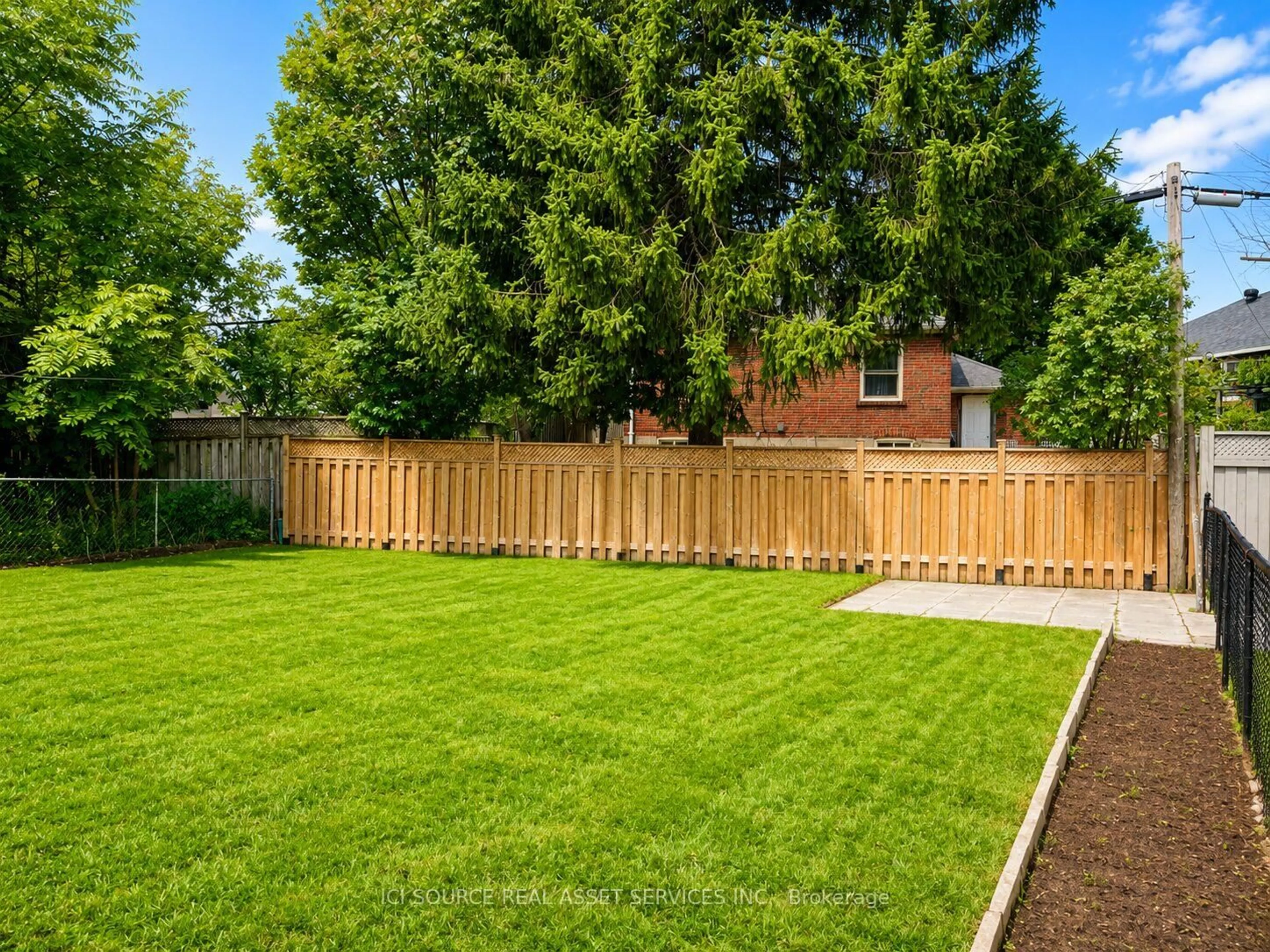 Unknown for 100 Ballacaine Dr, Toronto Ontario M8Y 4B8